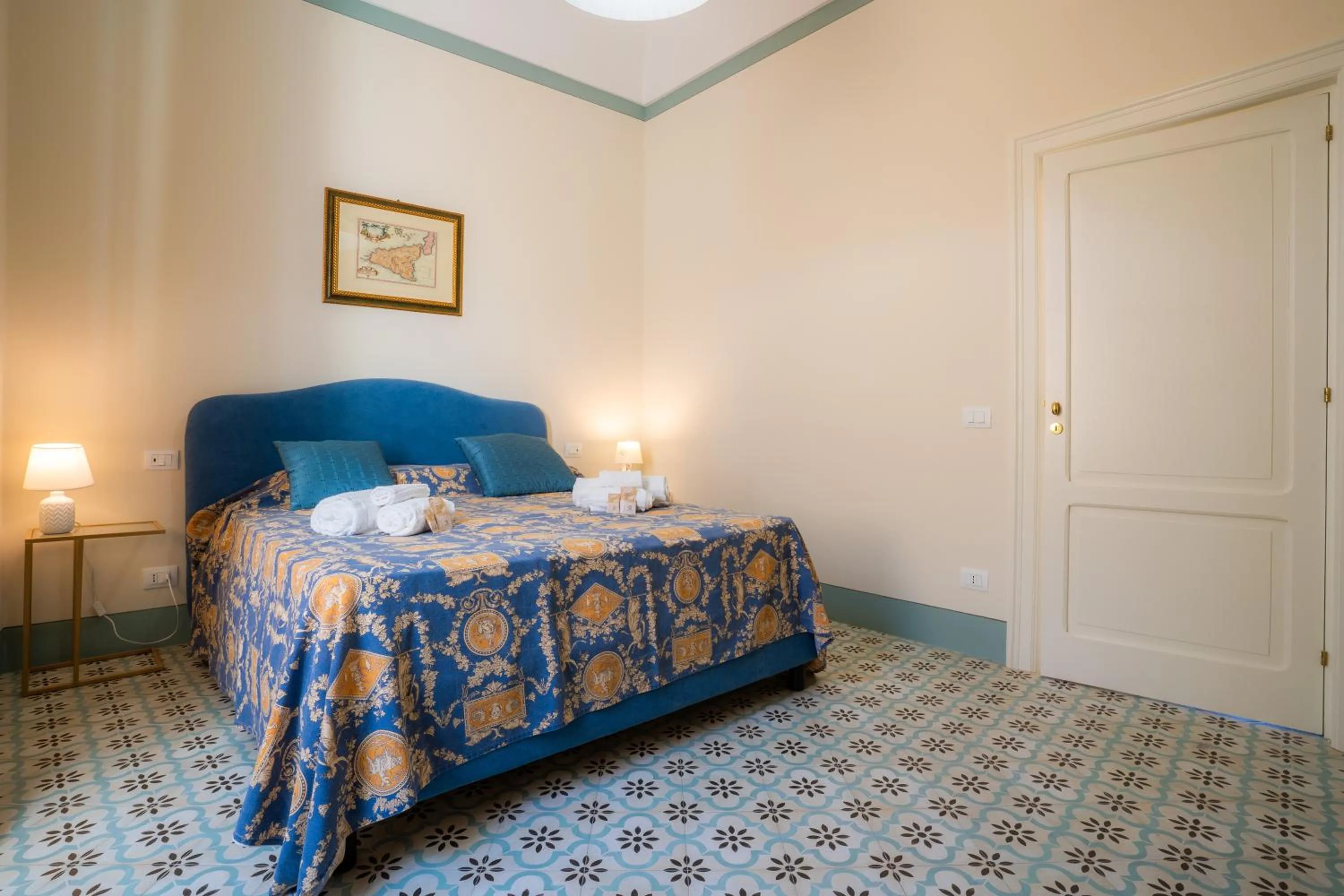 Bed in Capo 10 Liberty Apartments
