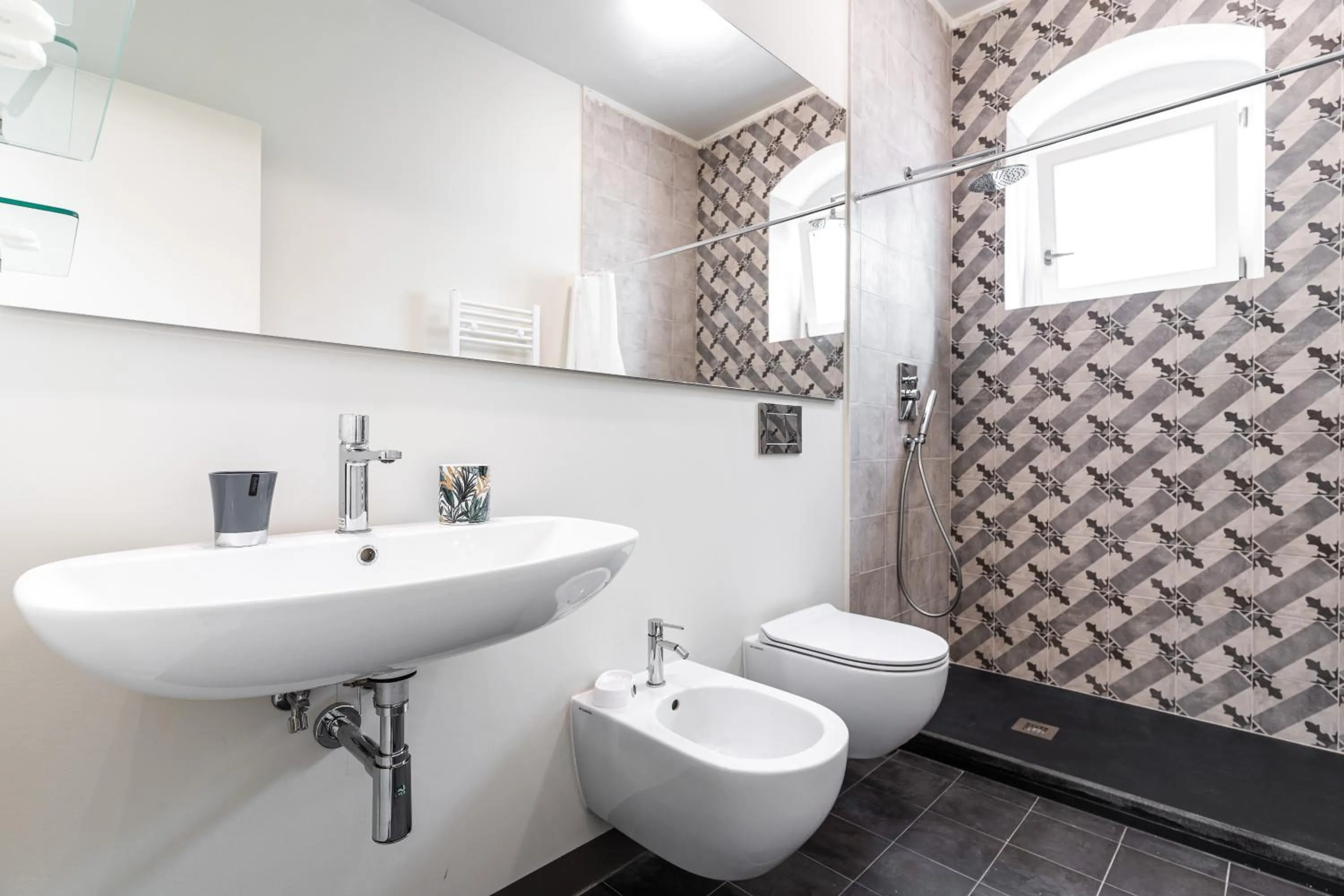 Bathroom in Capo 10 Liberty Apartments
