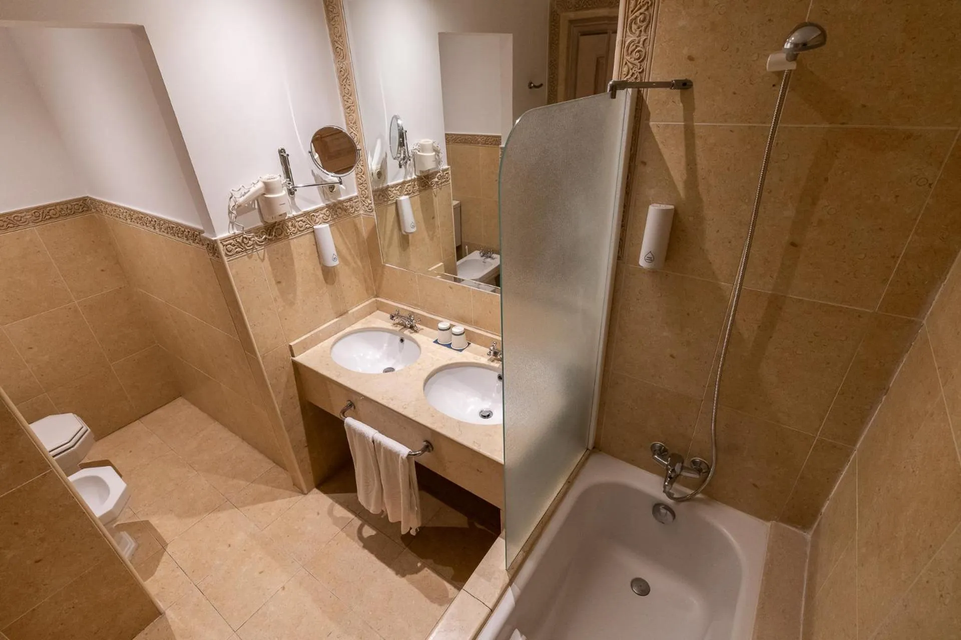 Bathroom in Globales Paraíso Beach