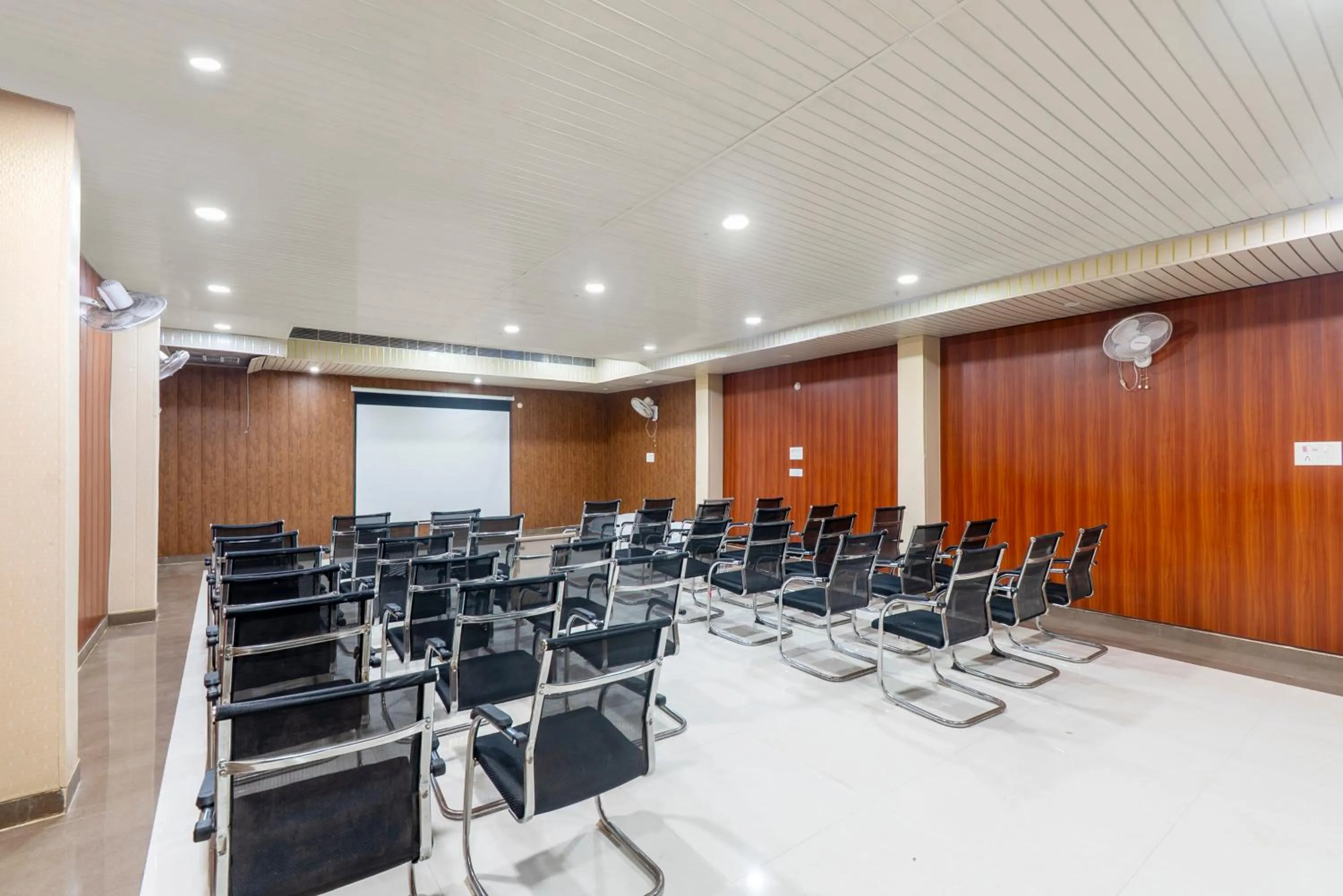 Banquet/Function facilities in Treebo Little Budhha