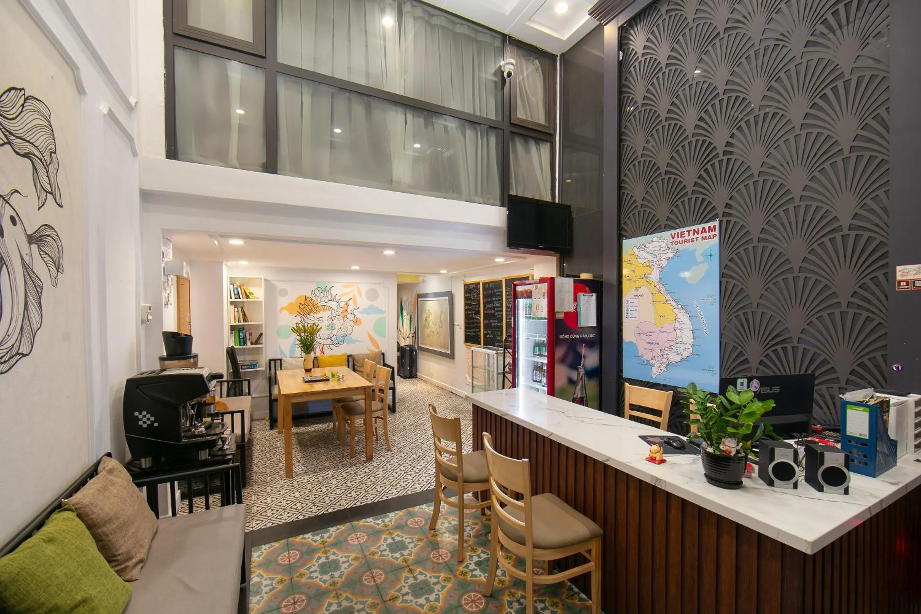 Dining area in Downtown Hostel & Rooftop Bar