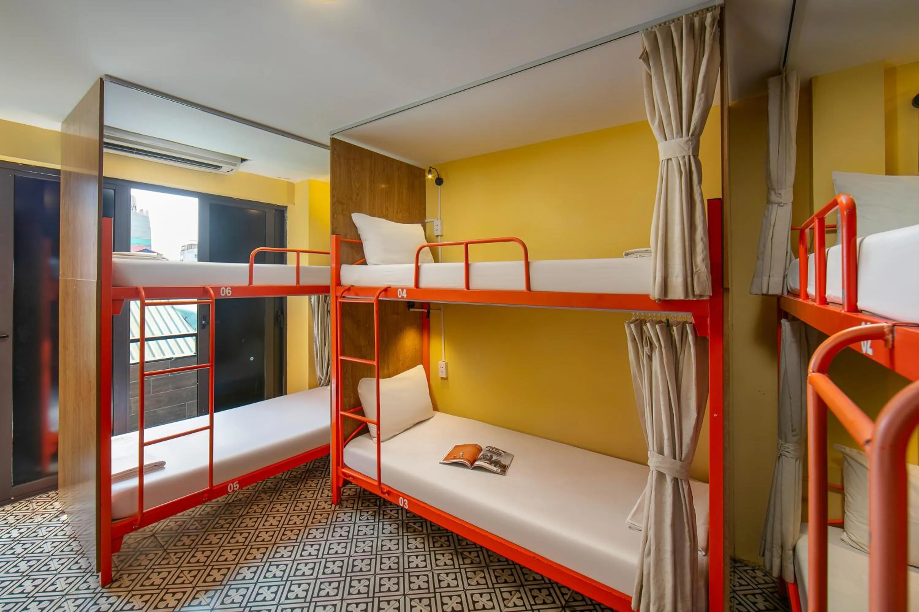 bunk bed, Bed in Downtown Hostel & Rooftop Bar
