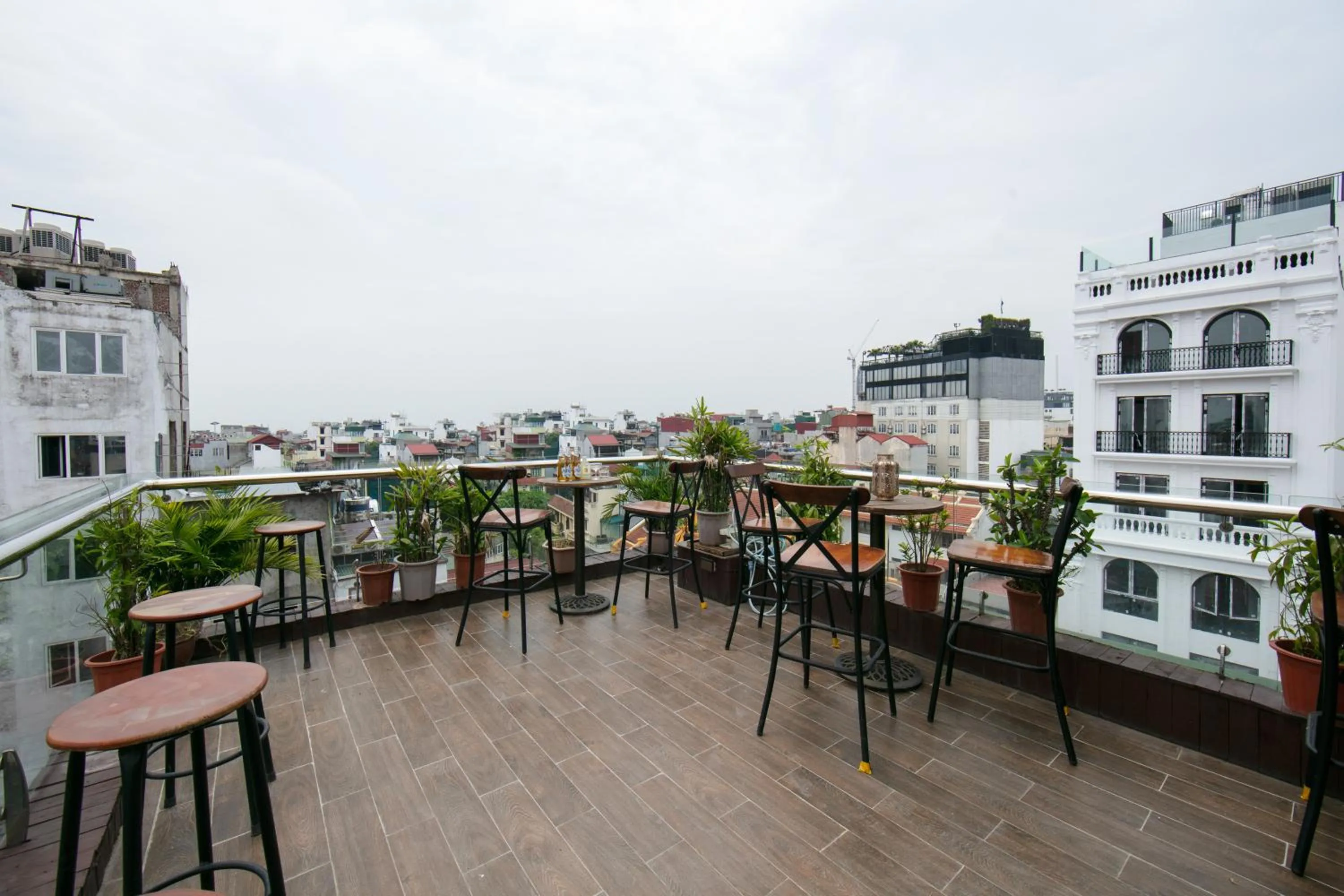 Lounge or bar in Downtown Hostel & Rooftop Bar
