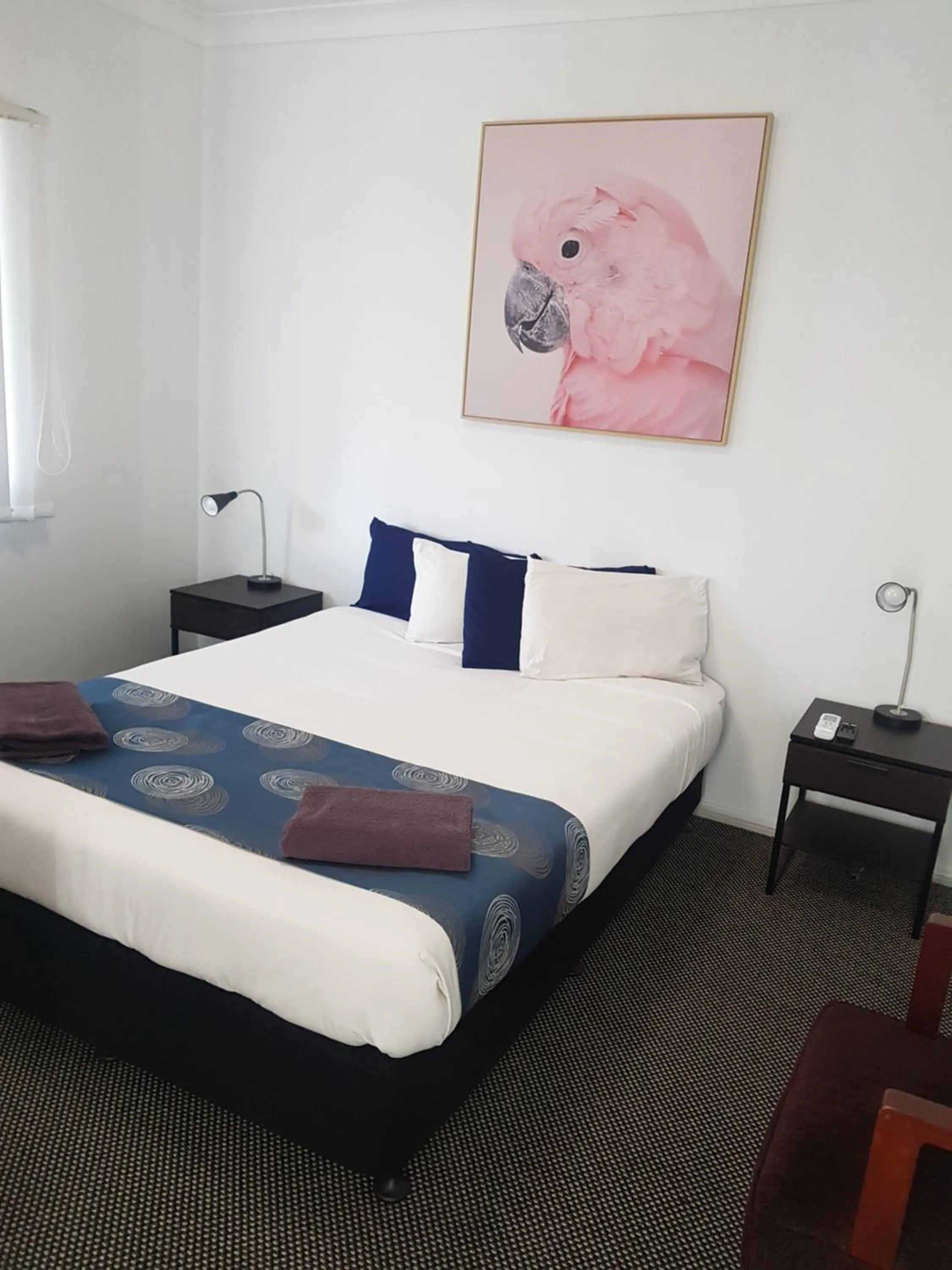 Bedroom, Bed in Canberra Ave Villas