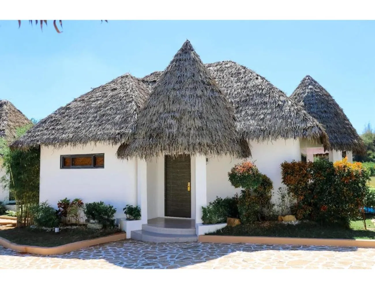 Property building in Safari Hotel and Villas powered by Cocotel