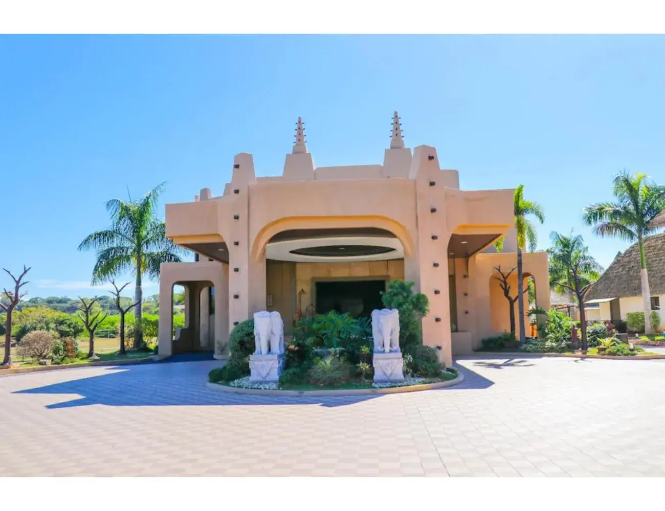 Property building in Safari Hotel and Villas powered by Cocotel Property building in Safari Hotel and Villas powered by Cocotel