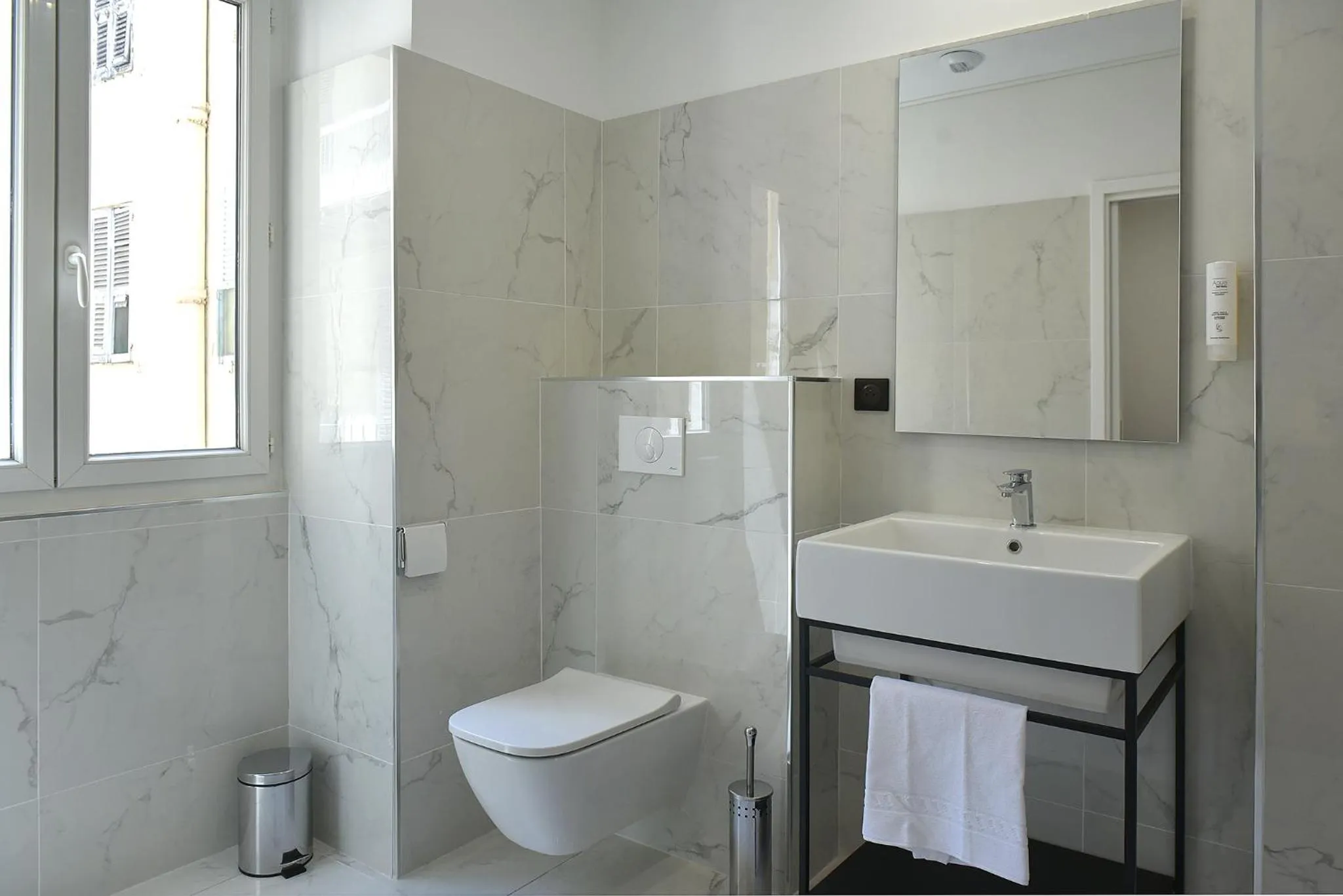 Bathroom in Hôtel Continental