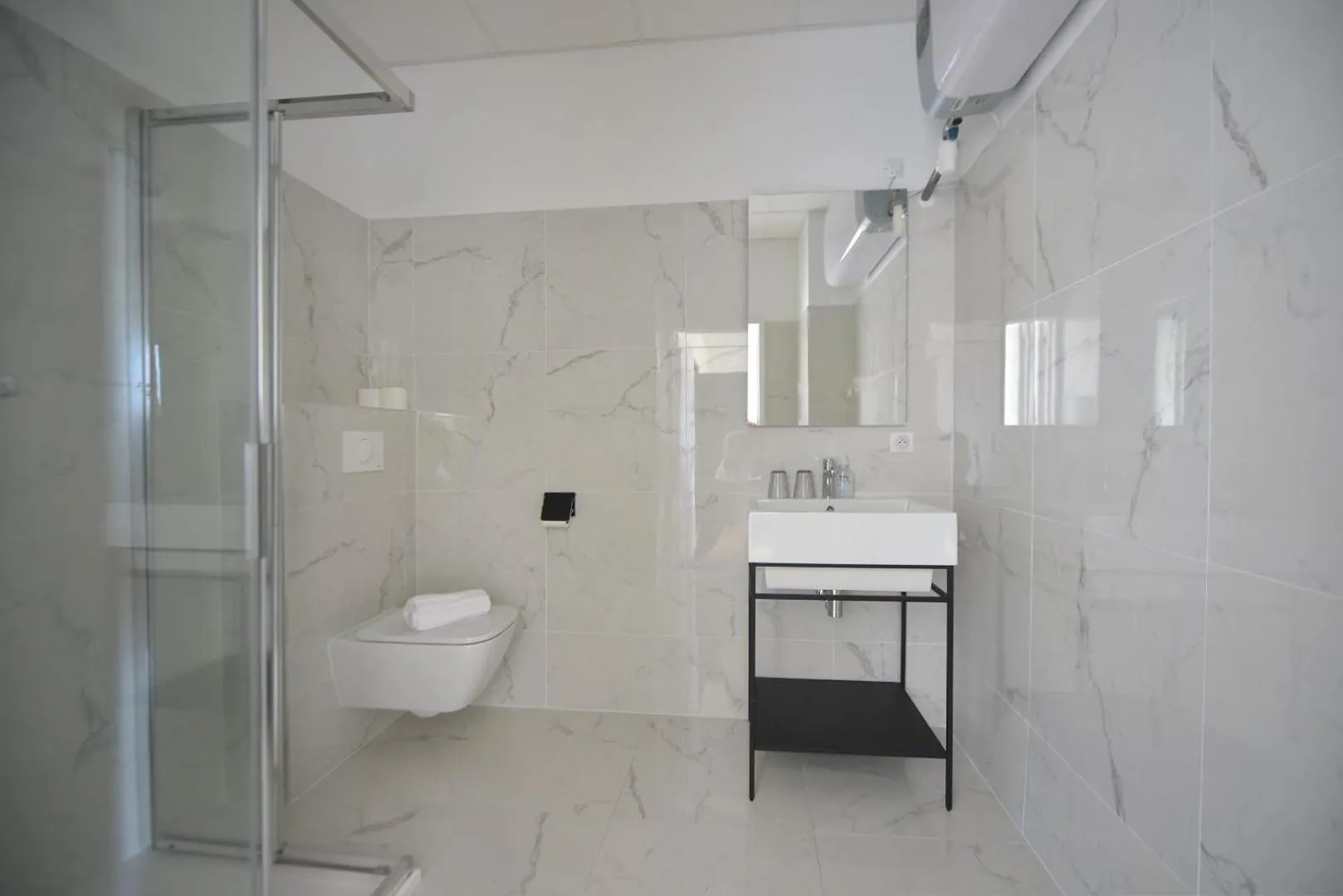 Bathroom in Hôtel Continental