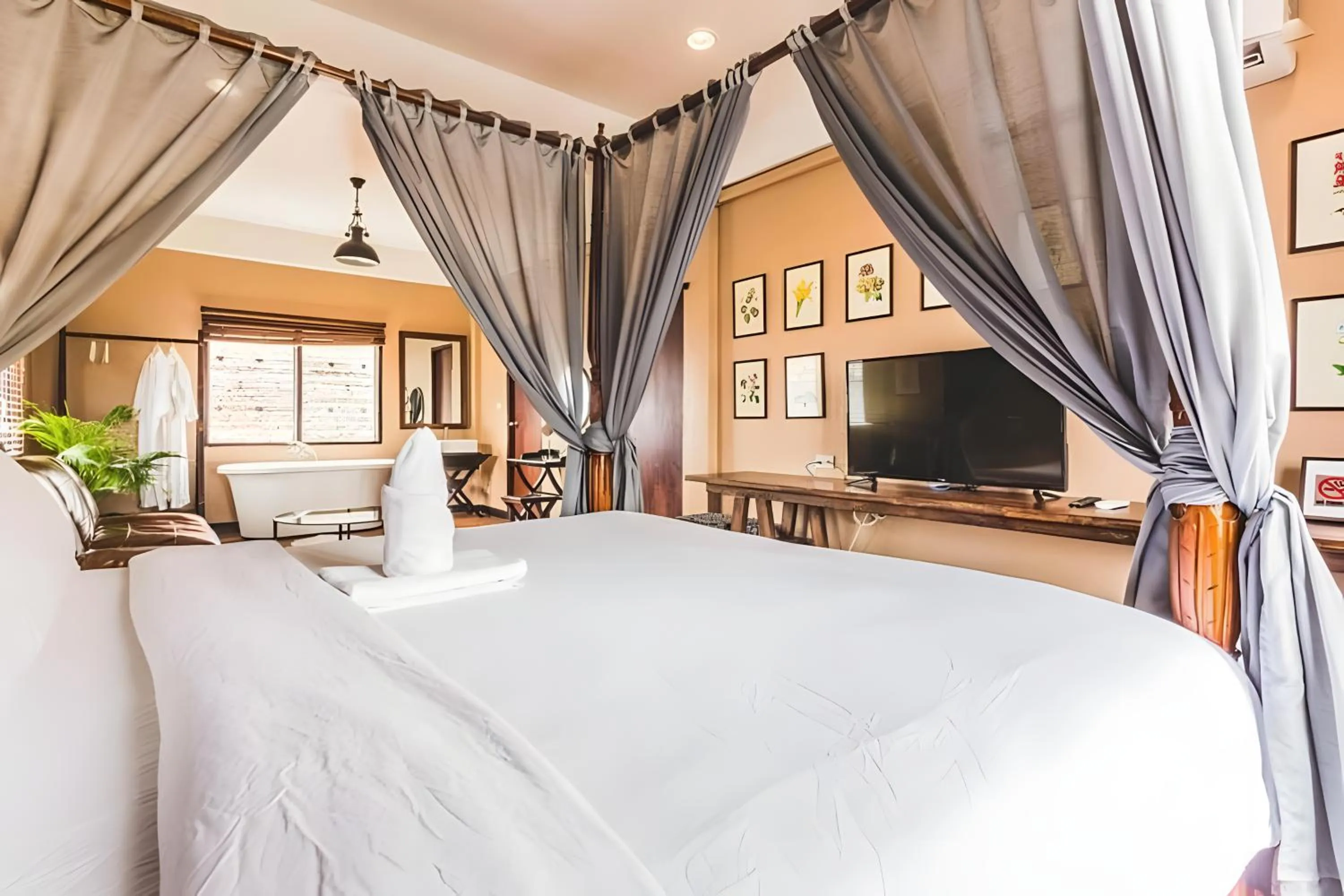 Photo of the whole room, Bed in Naptel Changmoi - Thaphae แนปเทล ช้างม่อย ท่าแพ