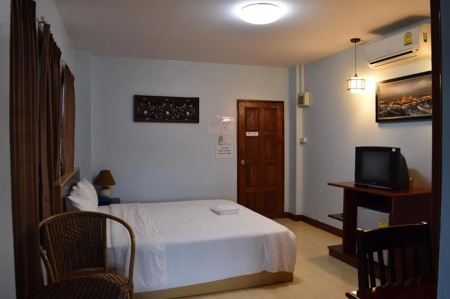 Deluxe Double Room with Bath in Memory Residence