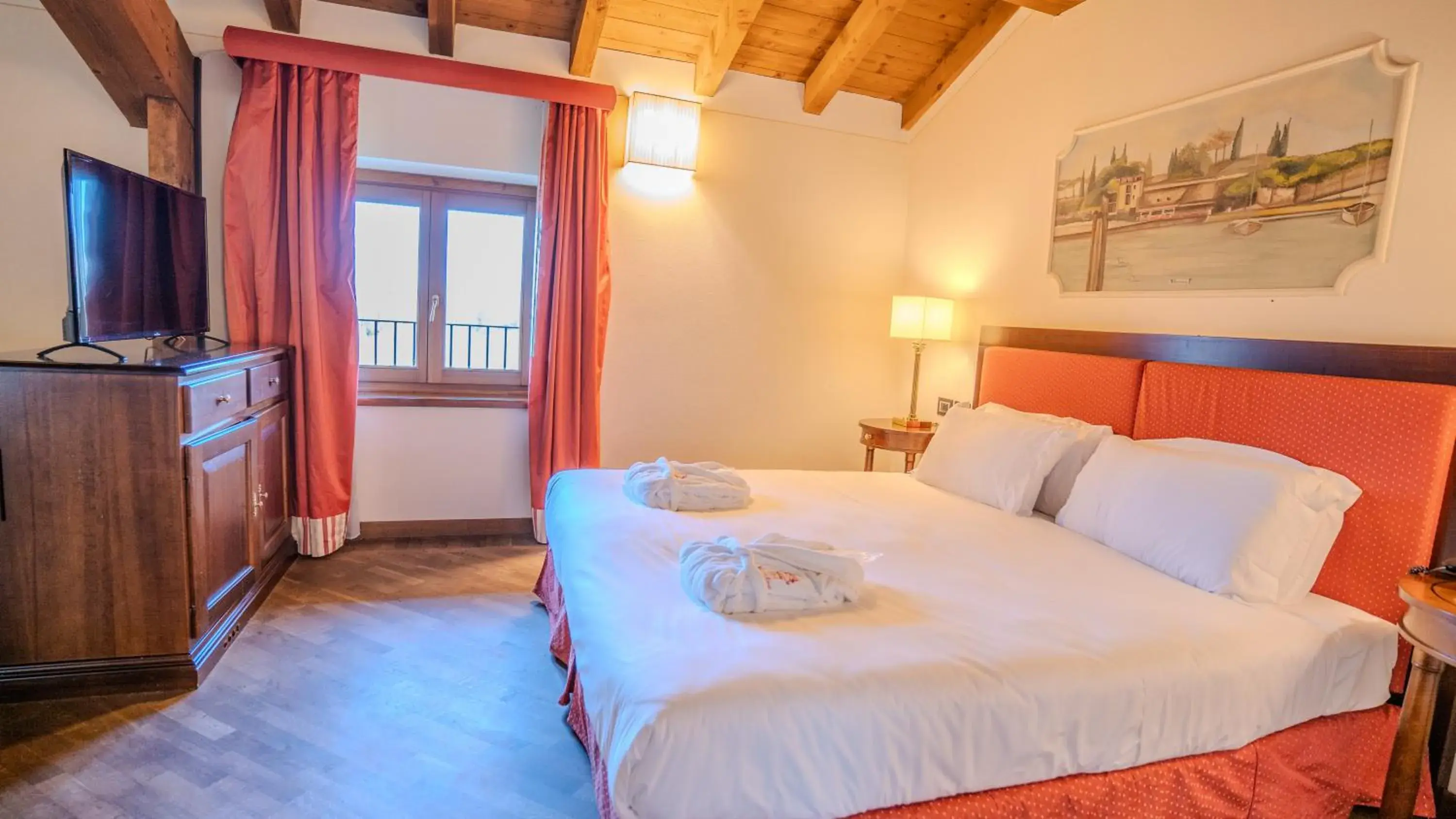 Deluxe Double or Twin Room in Relais Corte Cavalli Deluxe Double or Twin Room in Relais Corte Cavalli