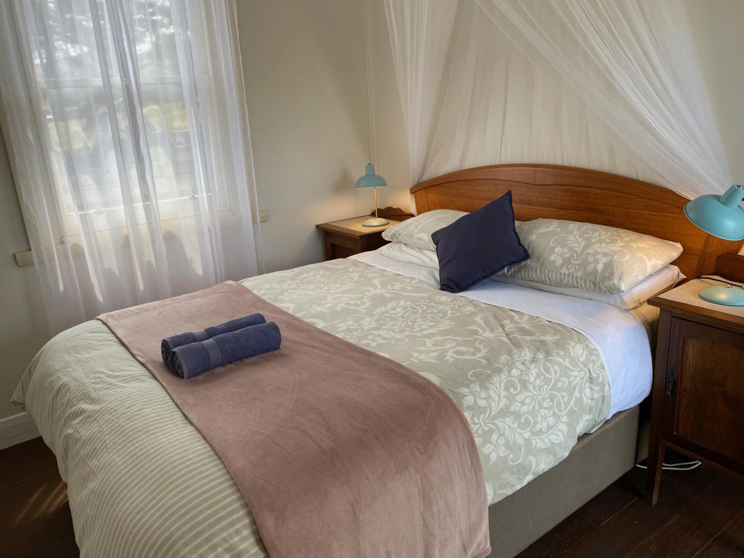 Bedroom, Bed in Seacroft Estate