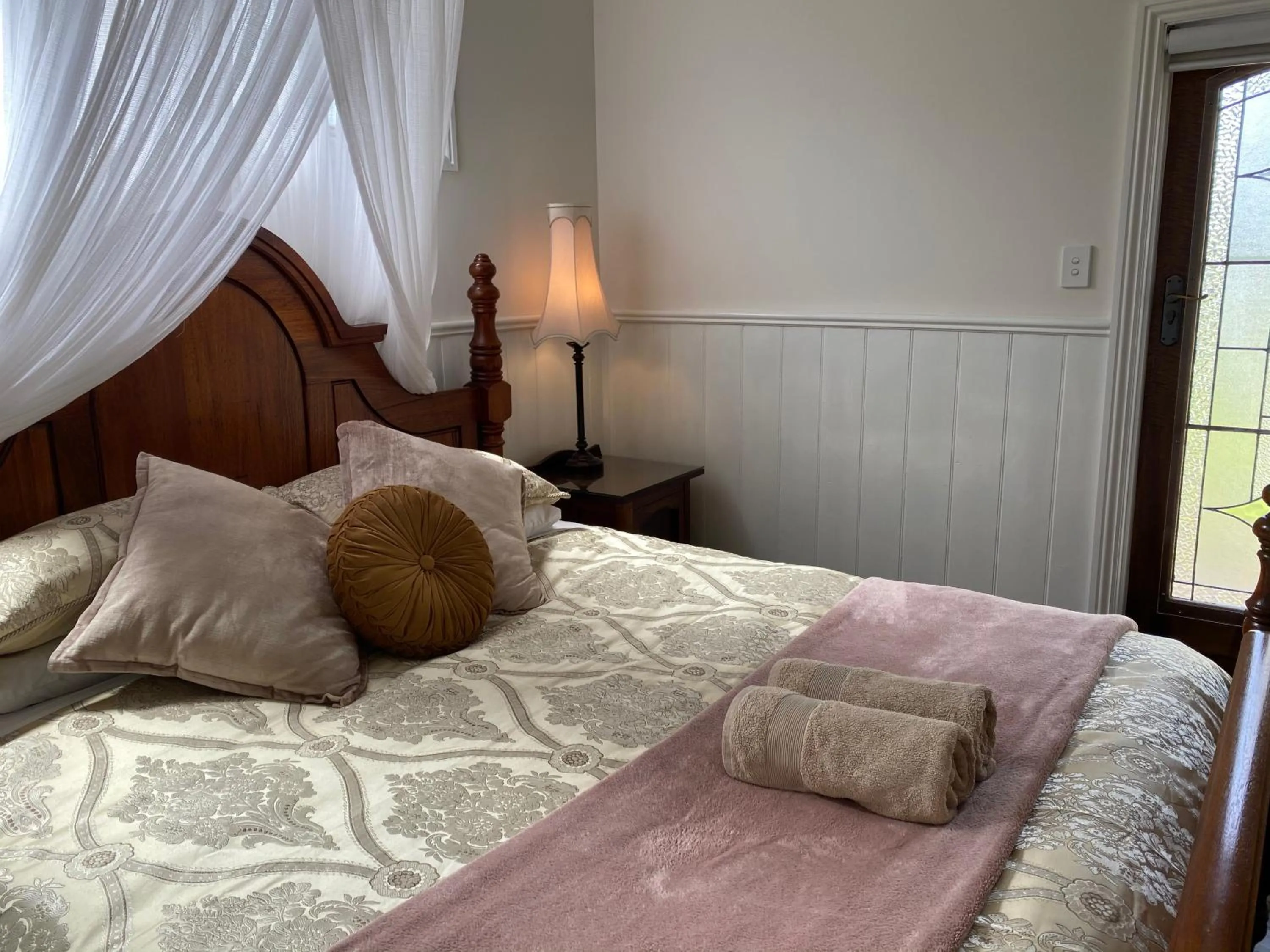 Bedroom, Bed in Seacroft Estate