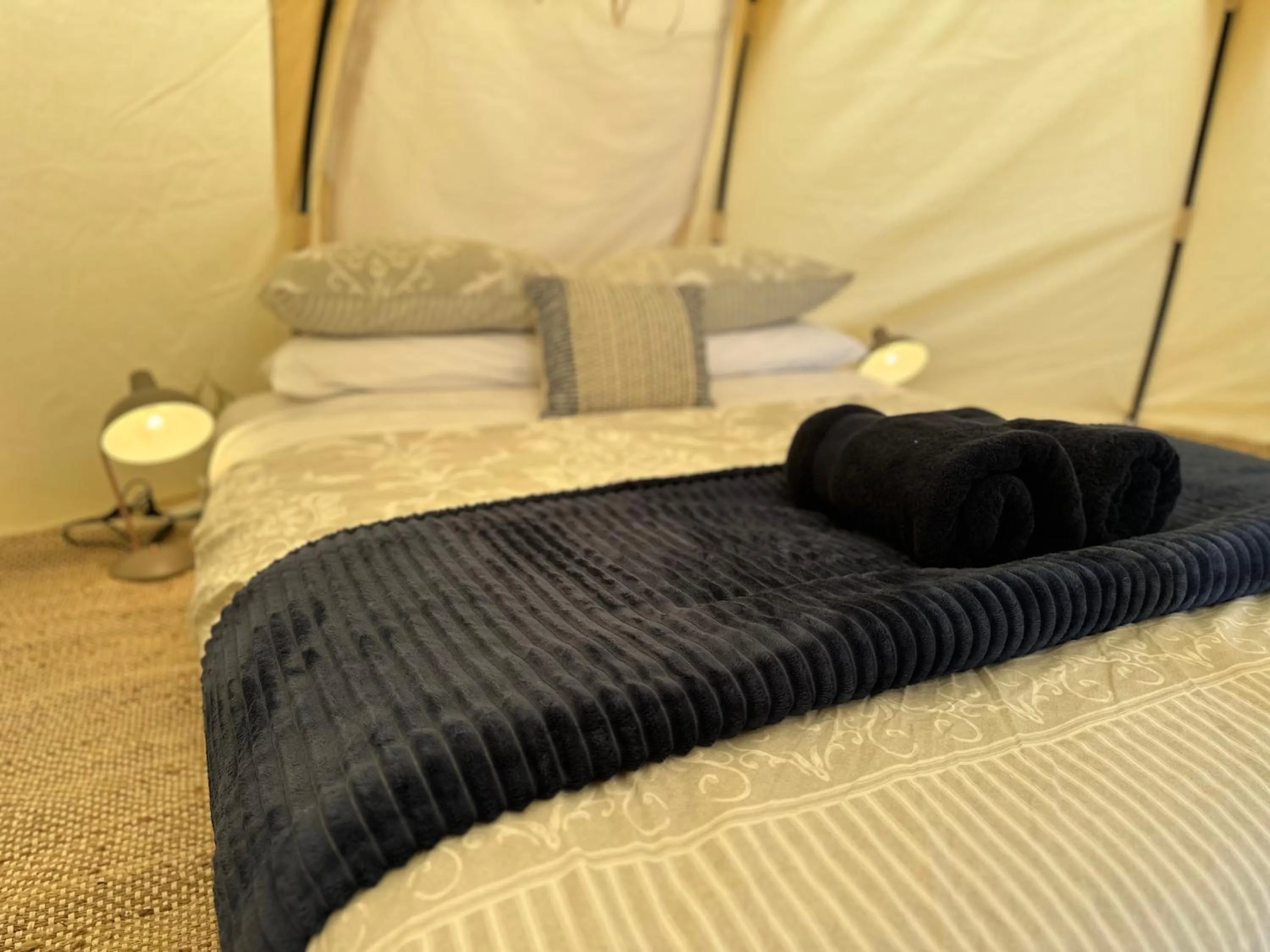 Bed in Seacroft Estate