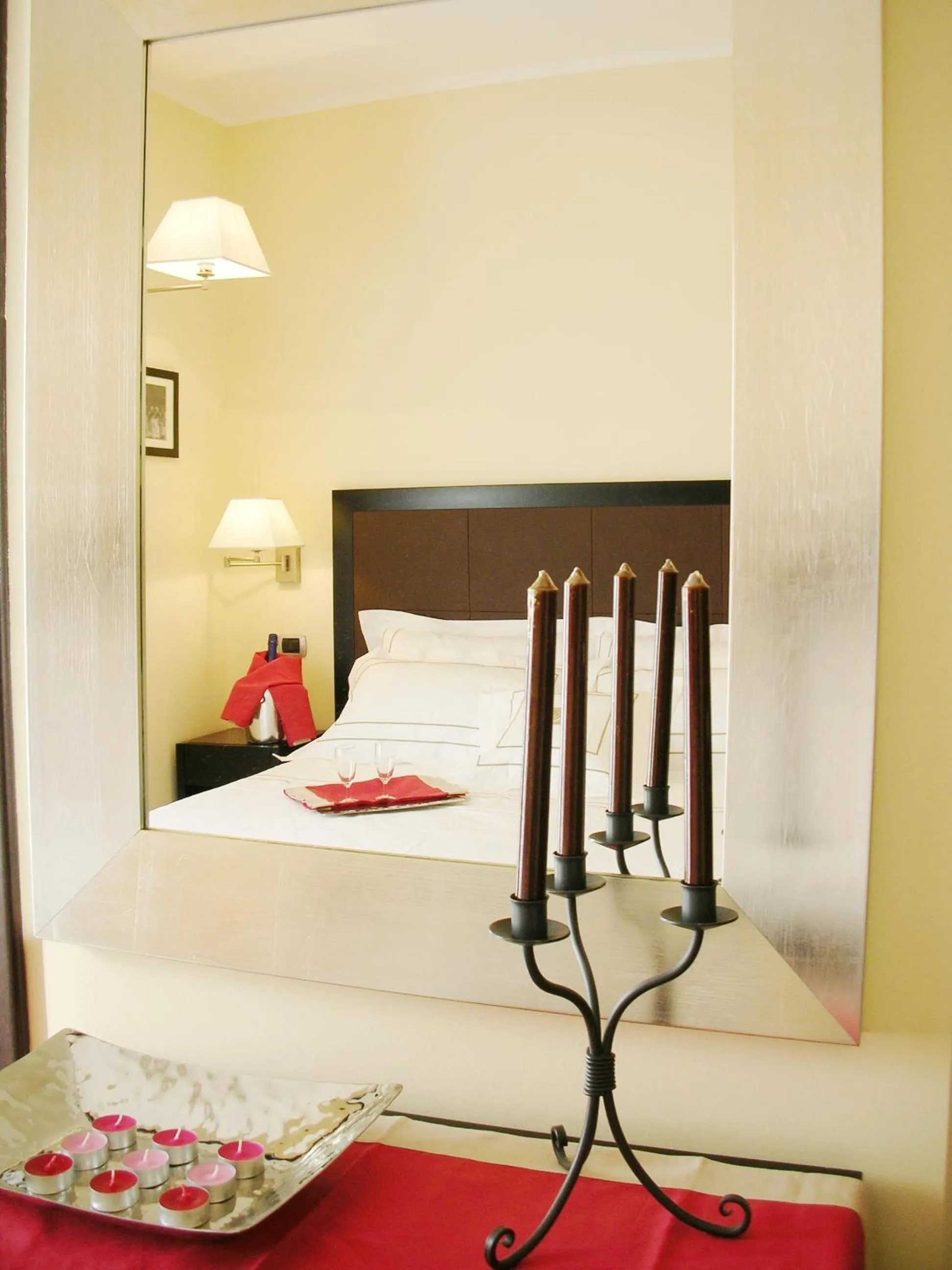 Bed in Cassisi Hotel