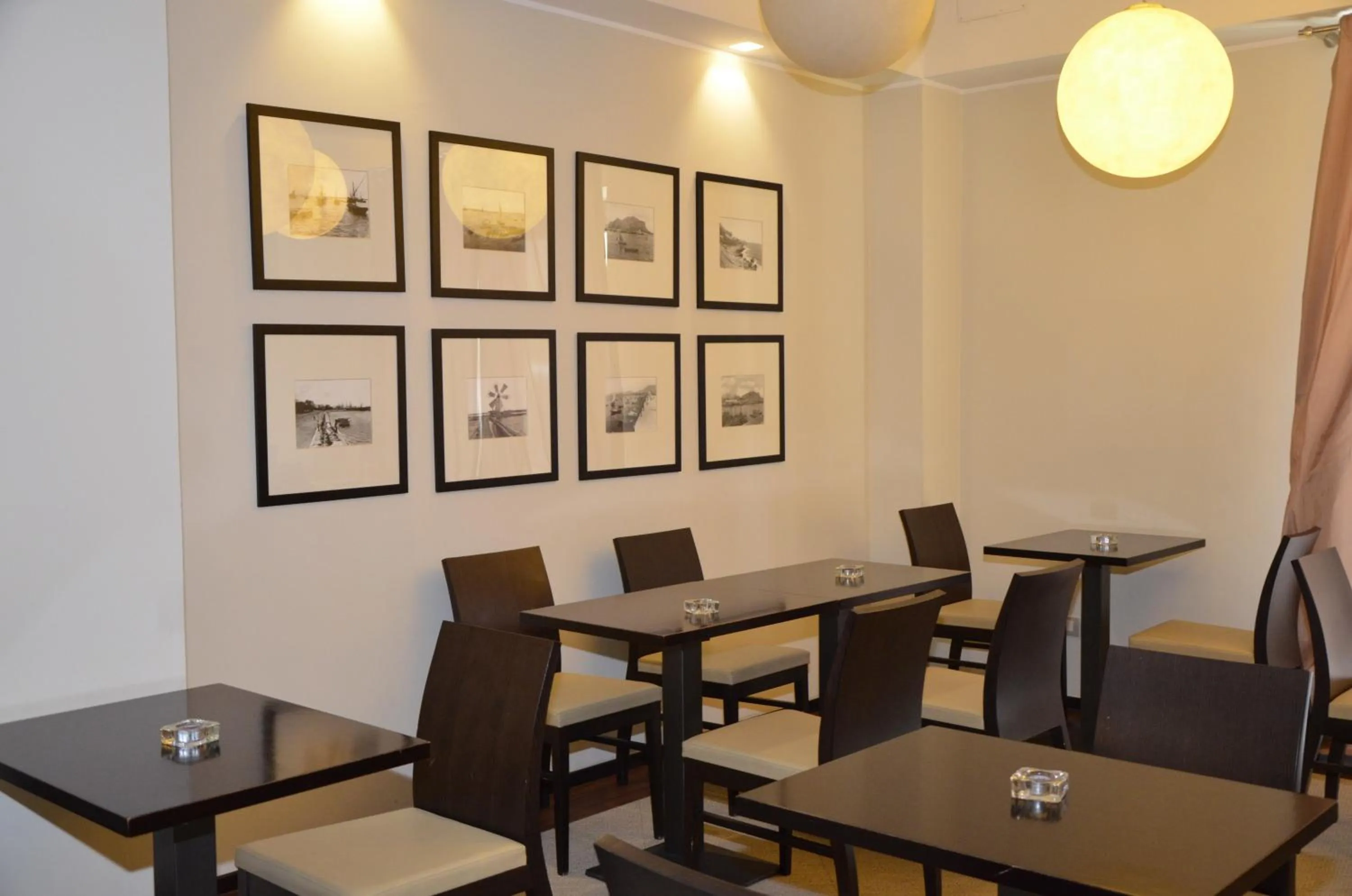 Restaurant/places to eat in Cassisi Hotel