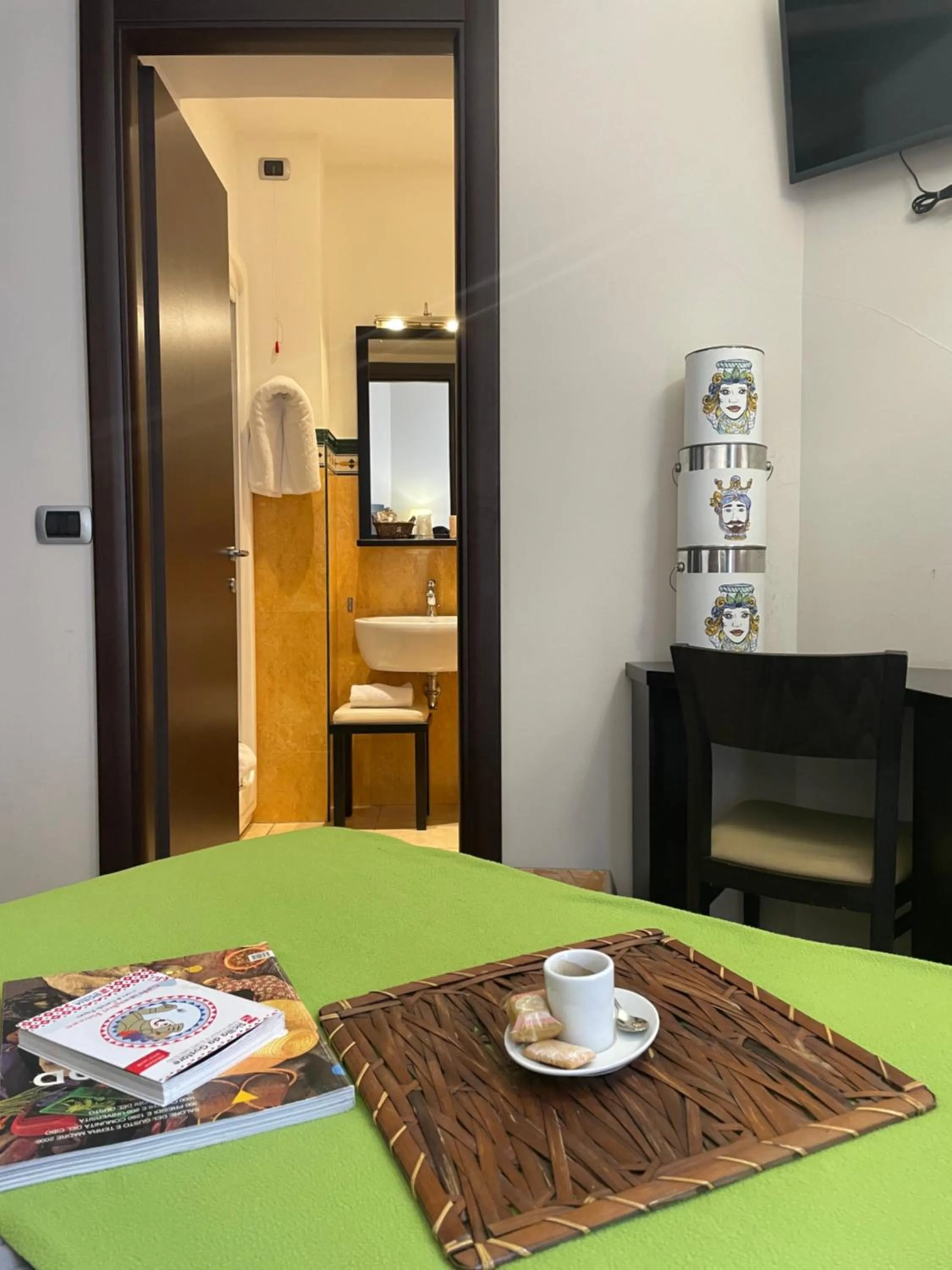 TV and multimedia in Cassisi Hotel