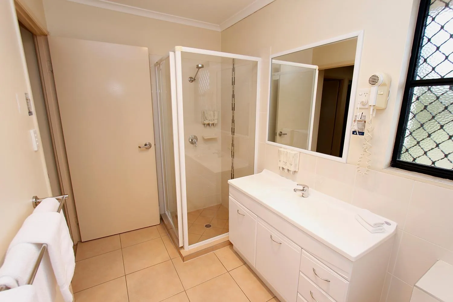 Bathroom in The Palms Motel