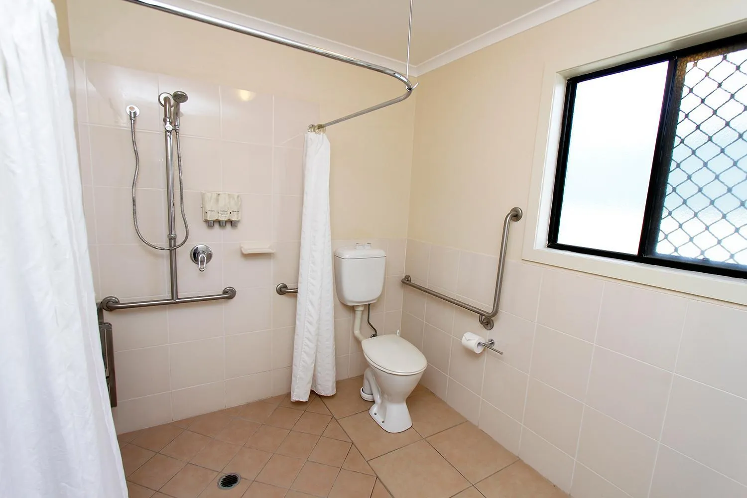 Bathroom in The Palms Motel