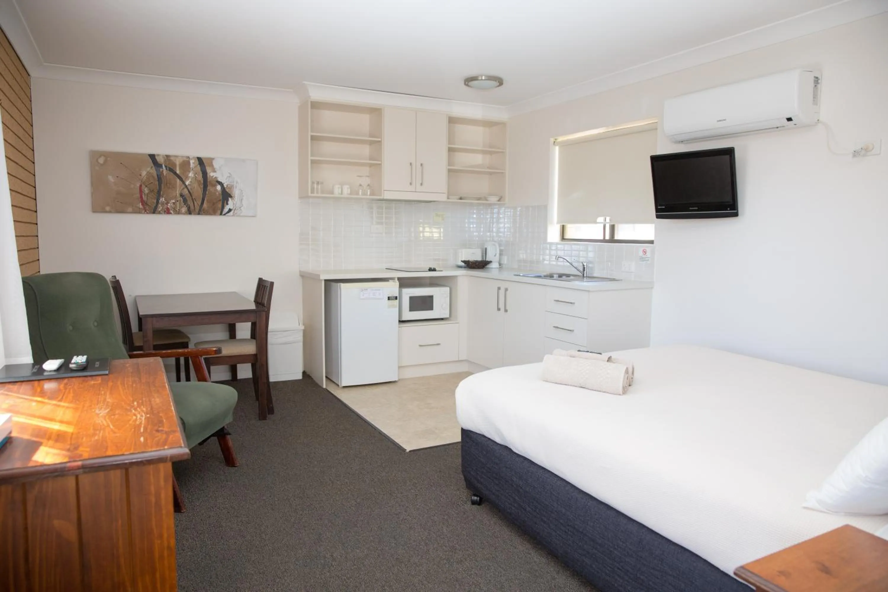 TV and multimedia in Centralpoint Motel