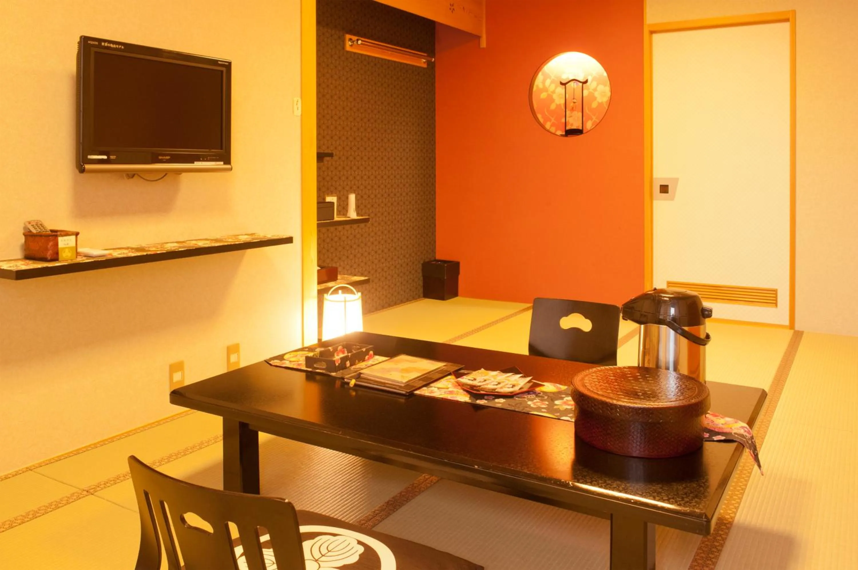 Photo of the whole room in Matsui-Bekkan Hanakanzashi