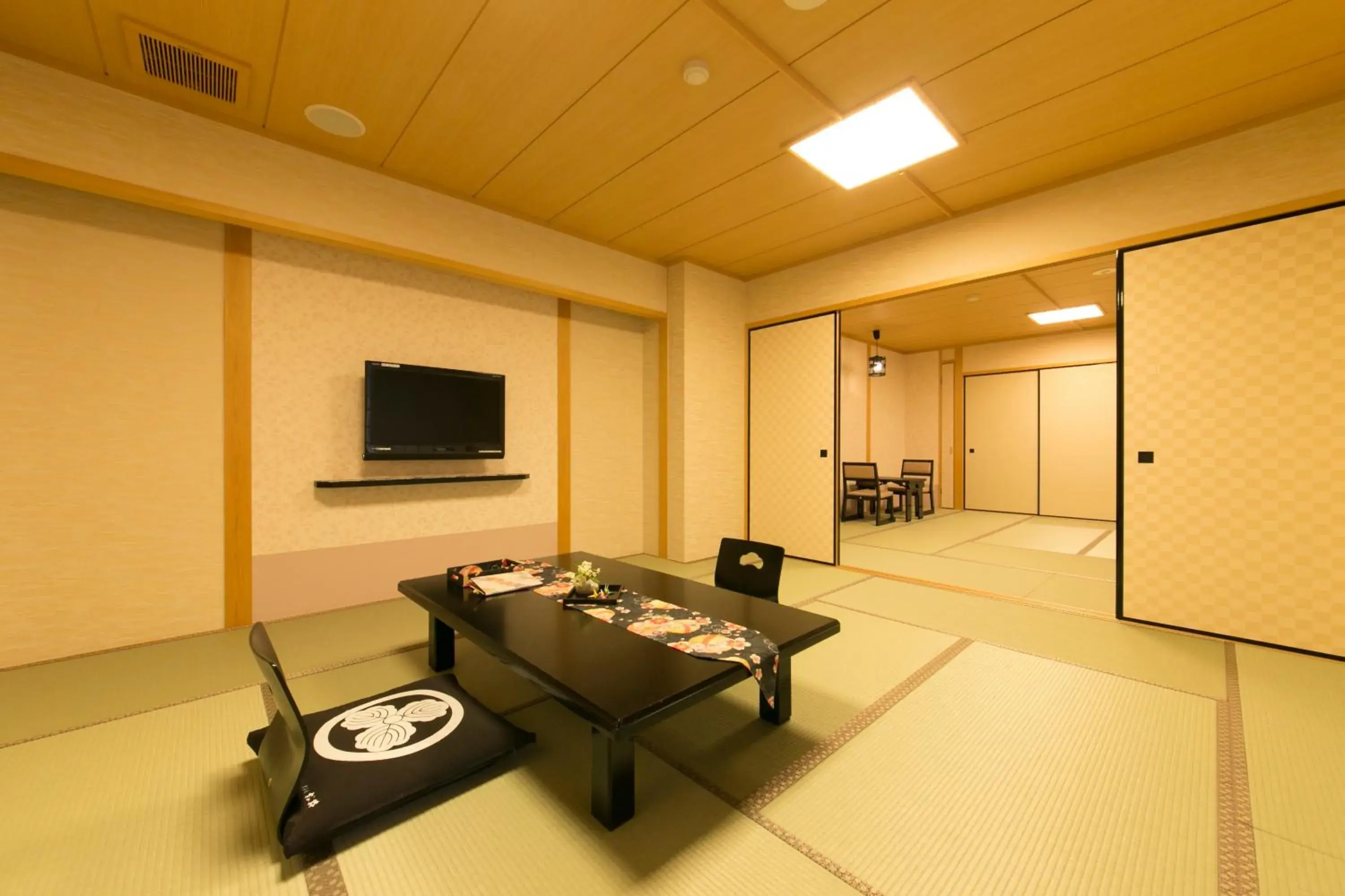 Dining area, Seating Area in Matsui Bekkan Hanakanzashi