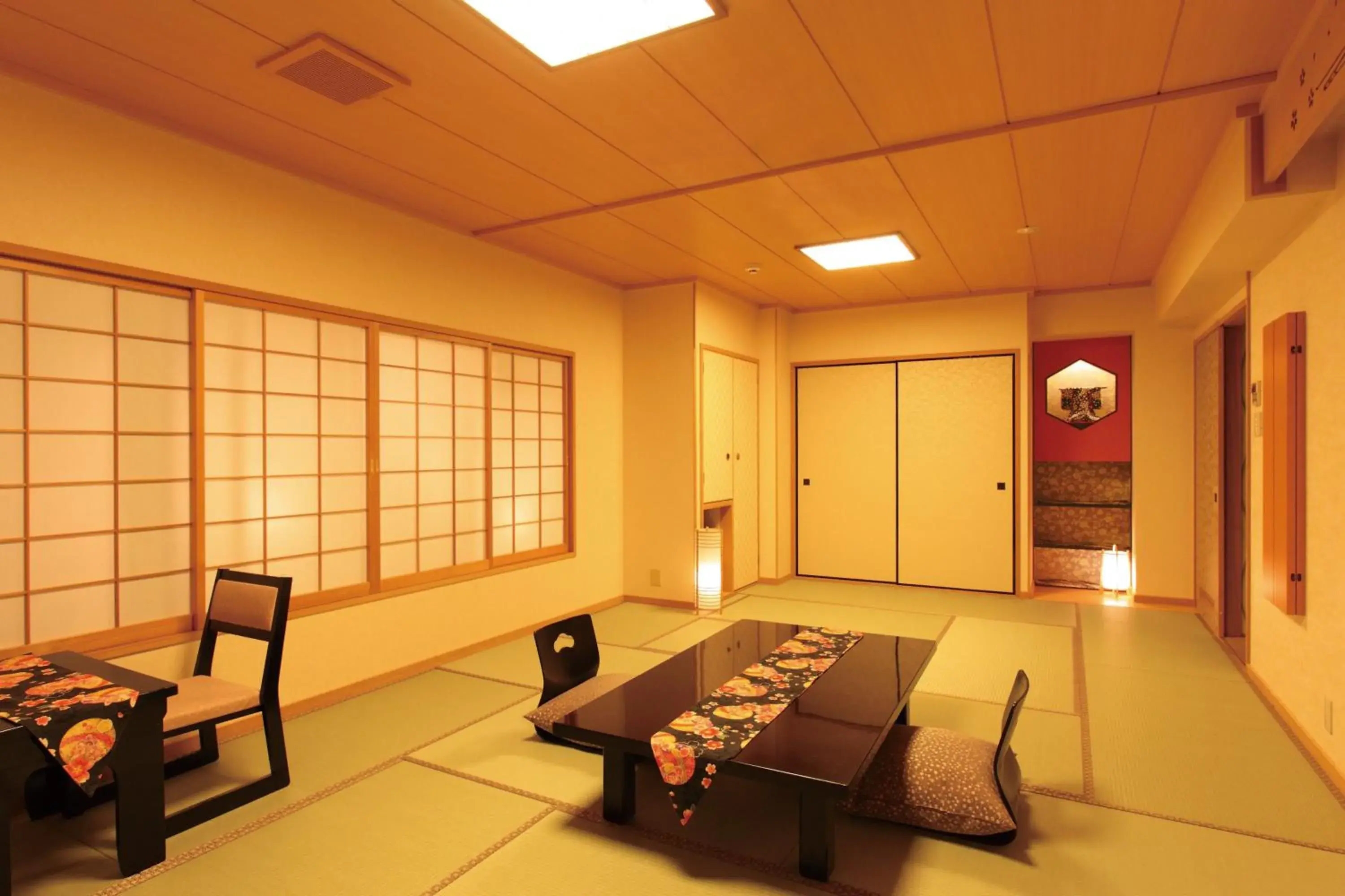 Photo of the whole room, Seating Area in Matsui Honkan Inn