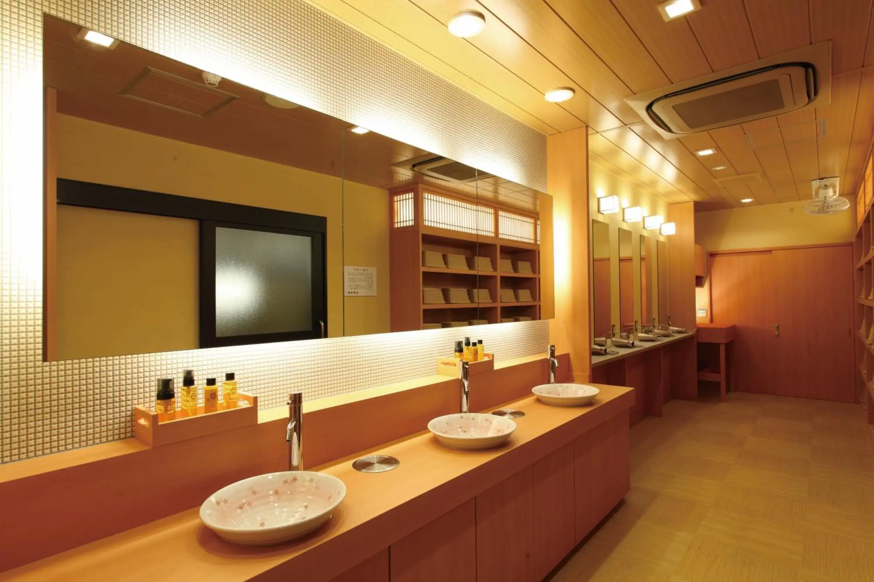 Bathroom in Matsui Honkan Inn