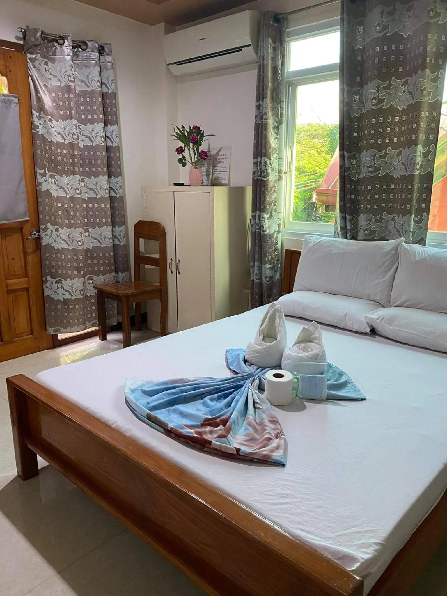 Bedroom, Bed in Buena's Haven Travelodge