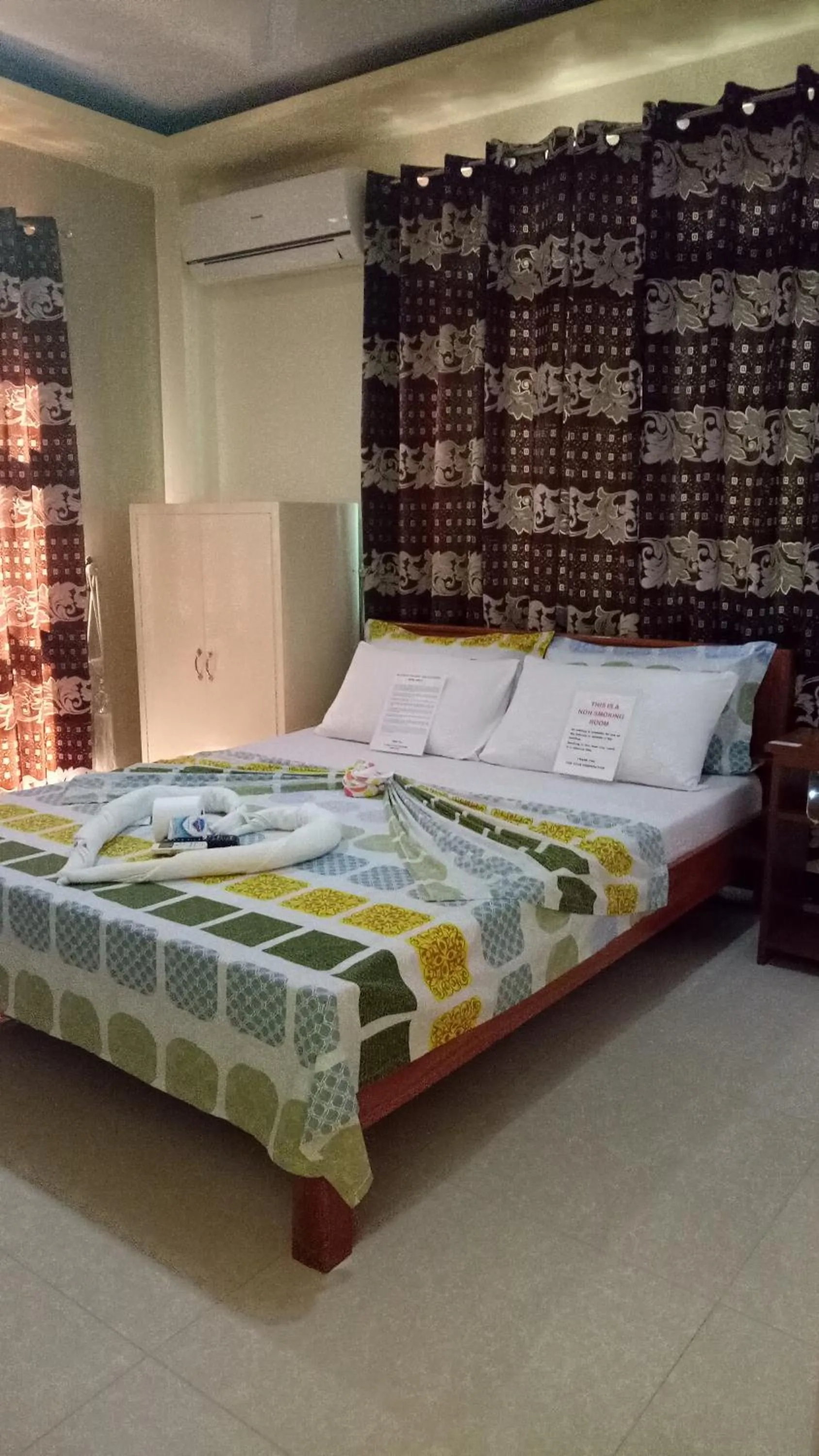 Photo of the whole room, Bed in Buena's Haven Travelodge