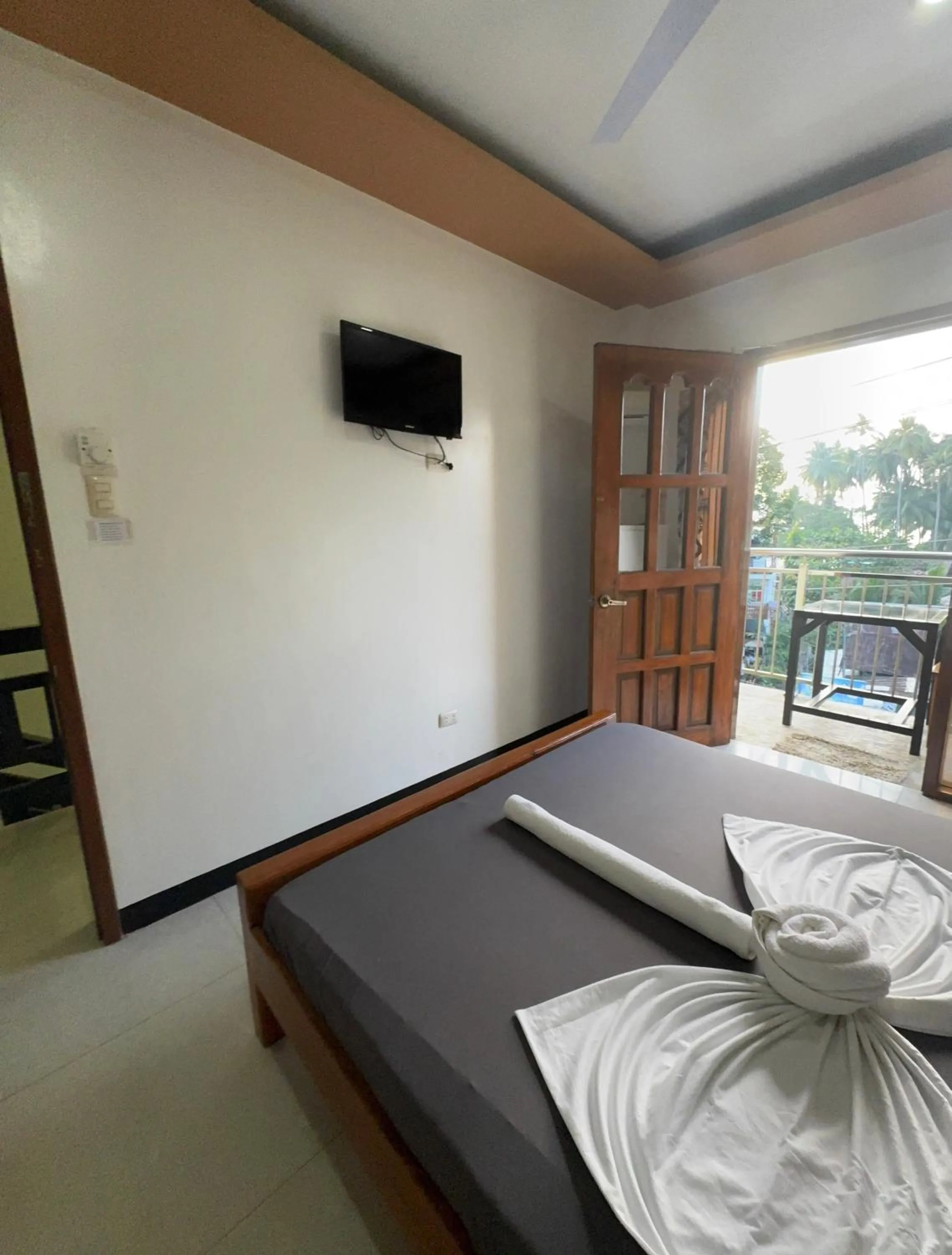 Bed in Buena's Haven Travelodge