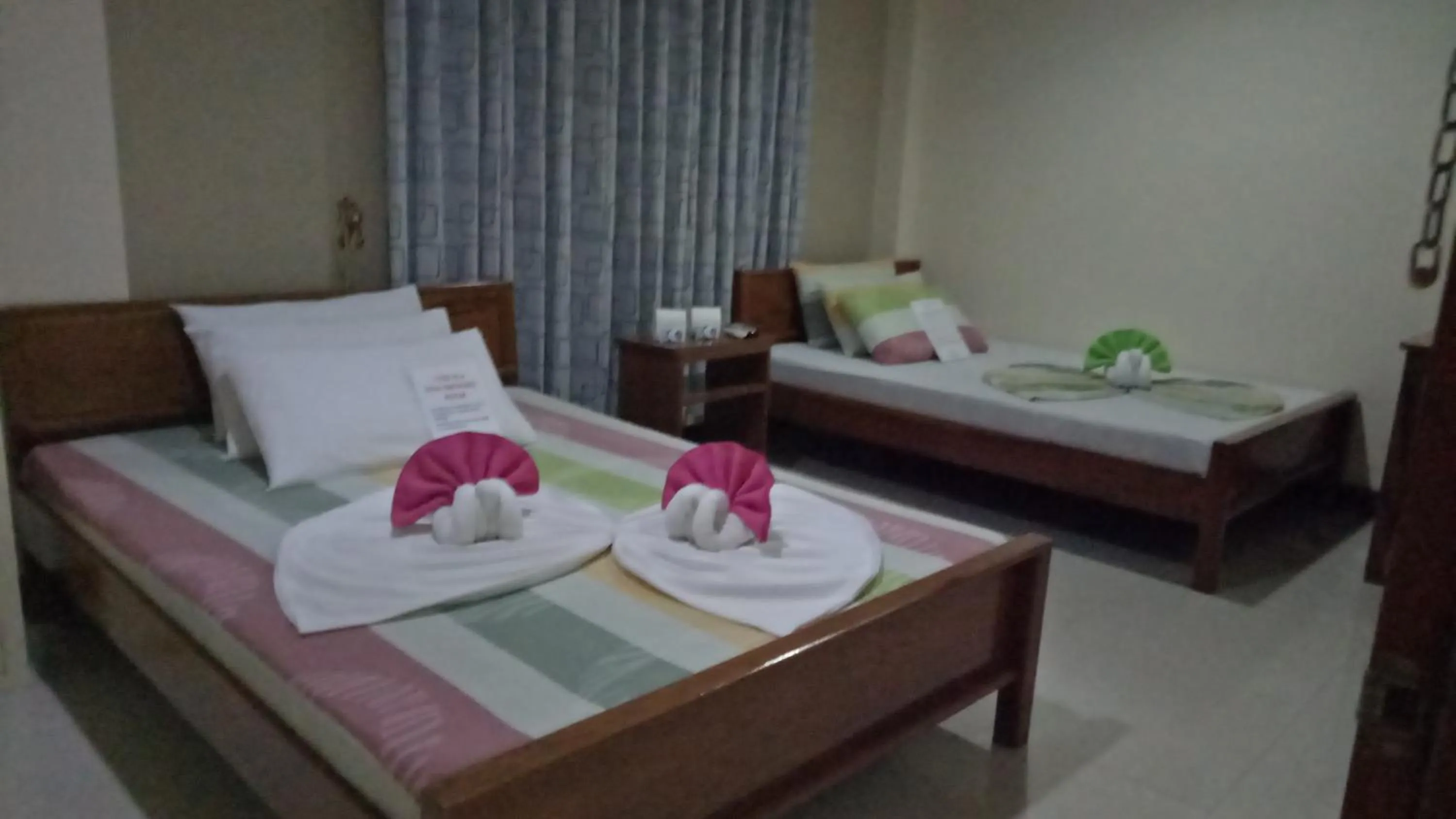 Photo of the whole room, Bed in Buena's Haven Travelodge