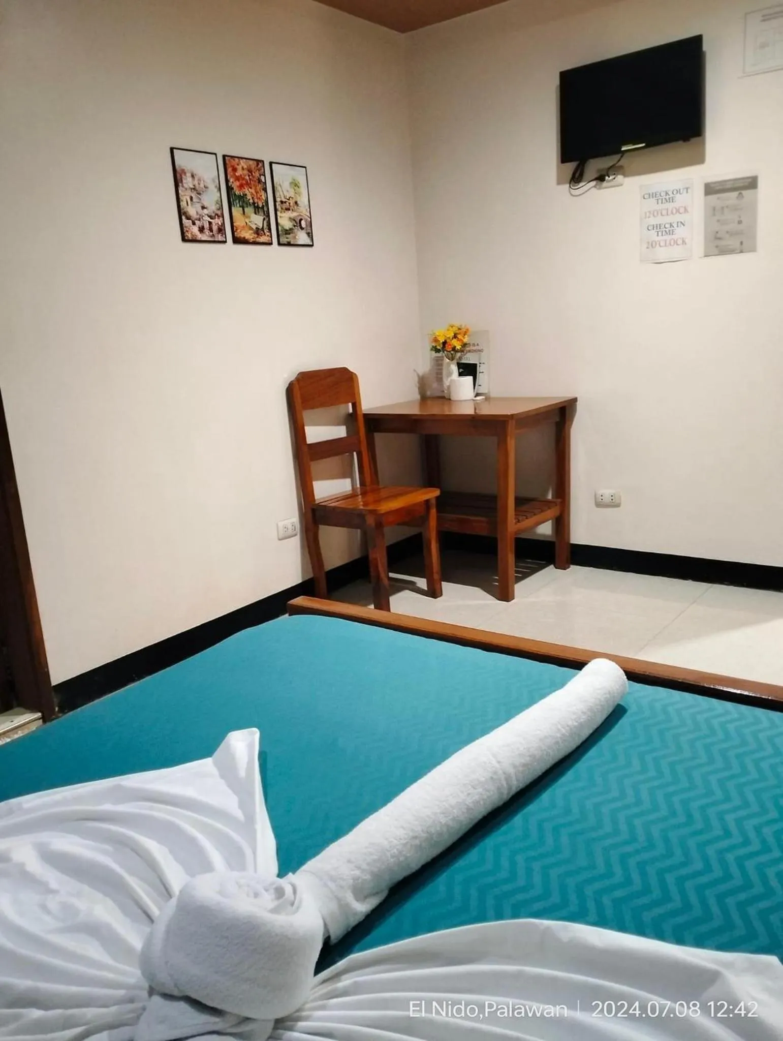 Photo of the whole room, Bed in Buena's Haven Travelodge