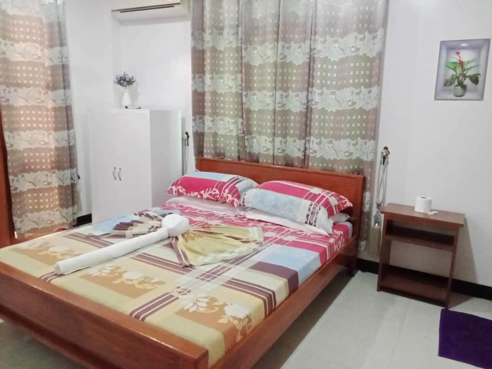 Bed in Buena's Haven Travelodge