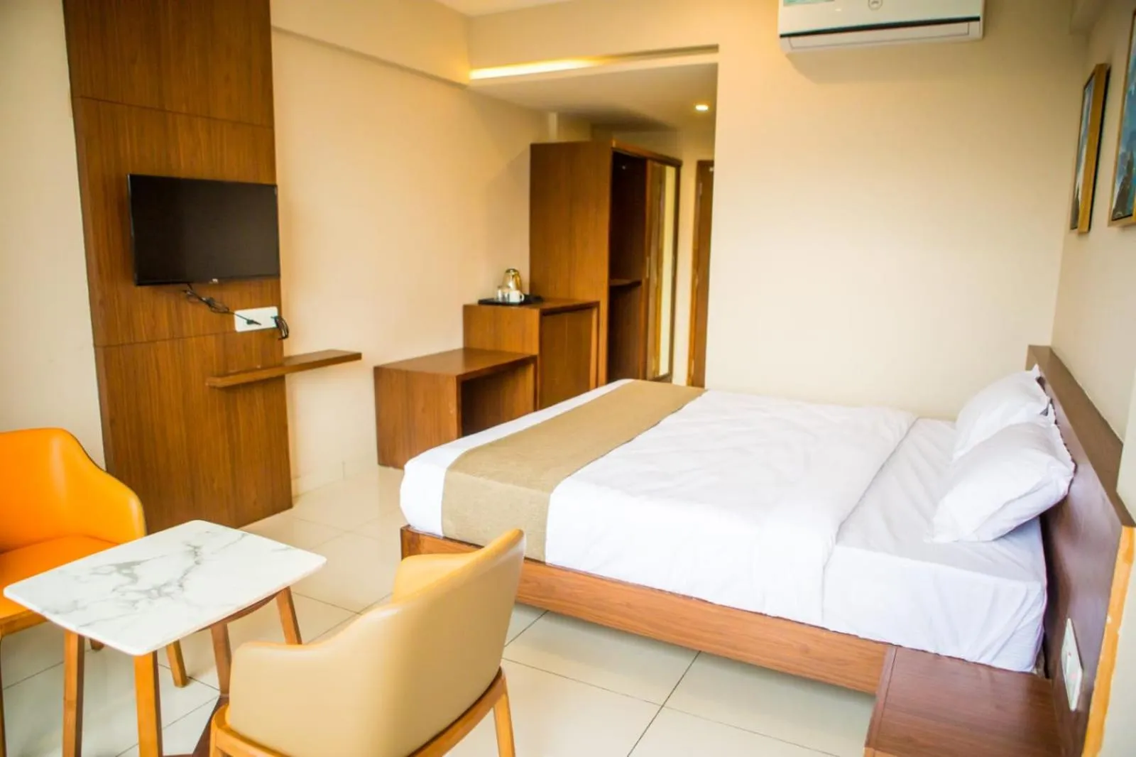 TV and multimedia, Bed in Samasth Palatial