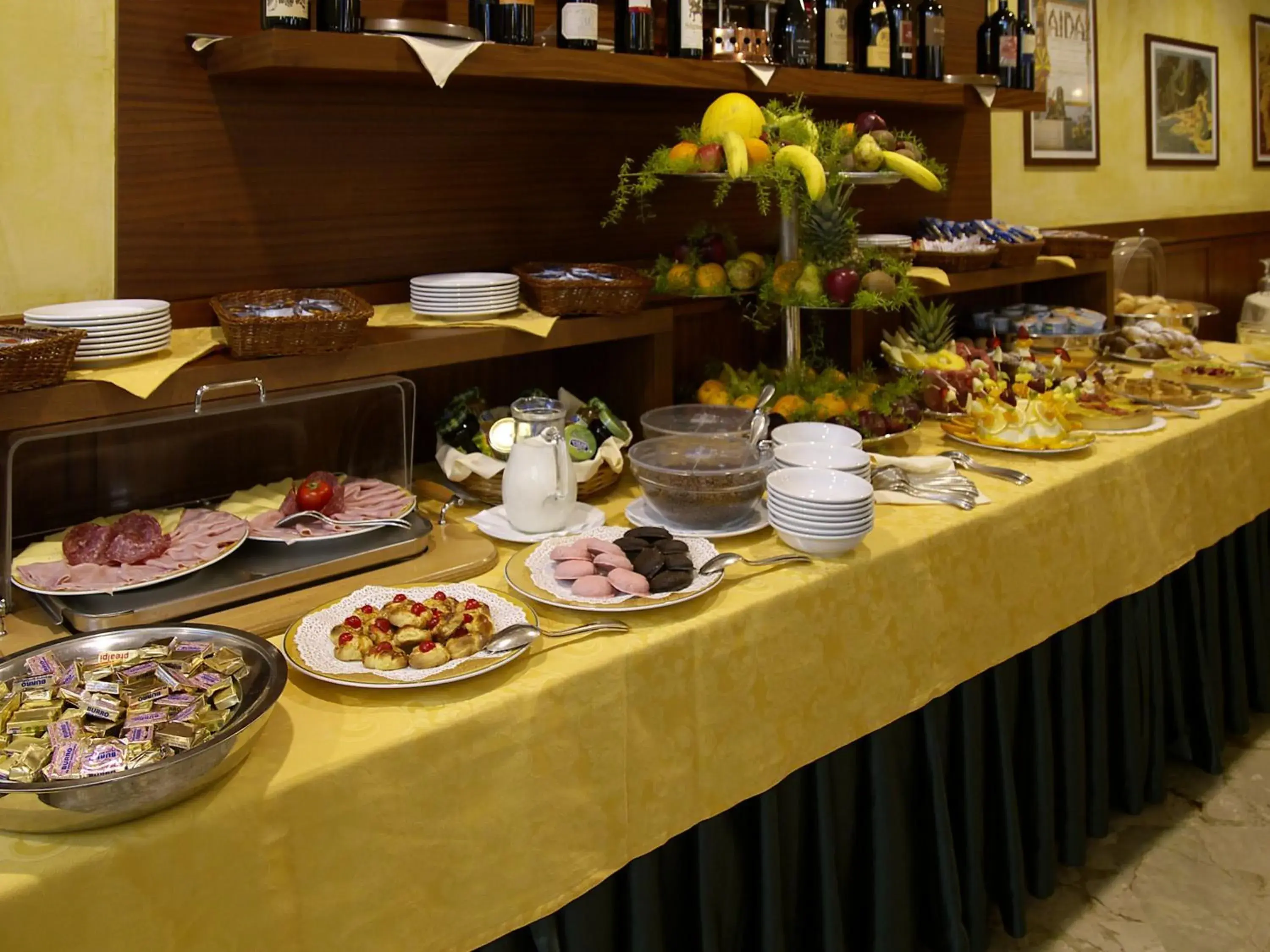 Food and drinks in Grande Albergo Maugeri Food and drinks in Grande Albergo Maugeri