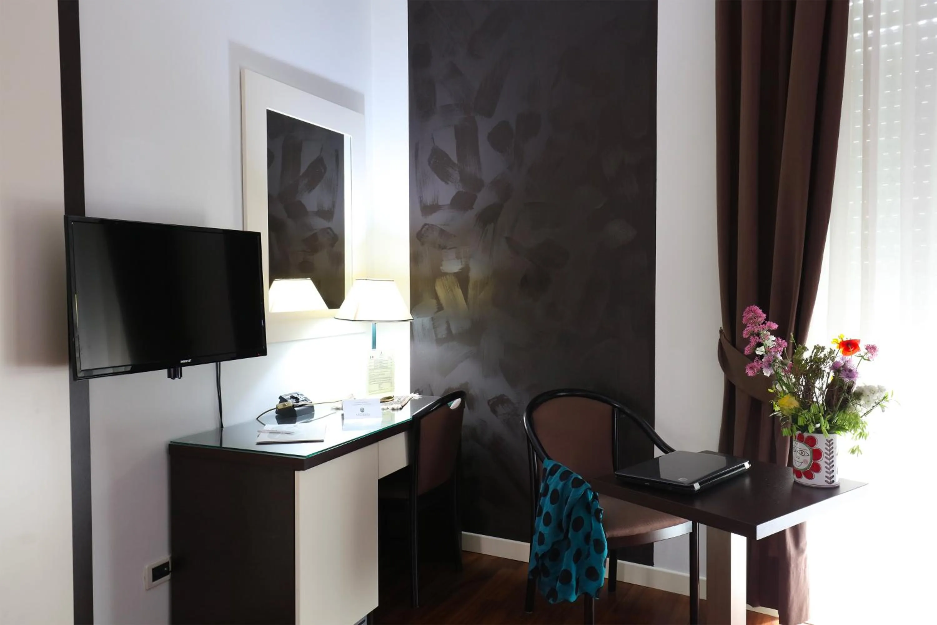 TV and multimedia in Grande Albergo Maugeri