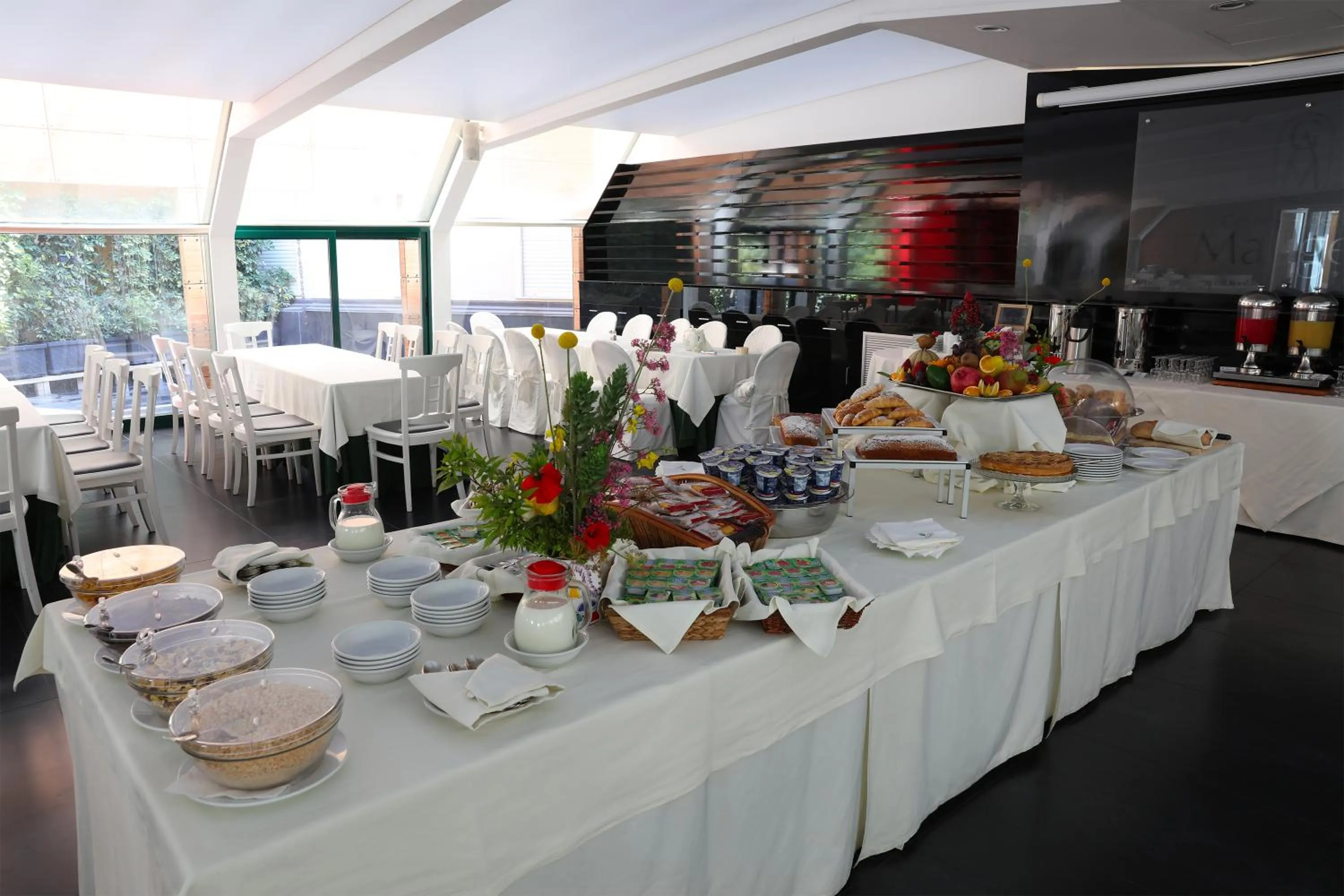 Food and drinks in Grande Albergo Maugeri