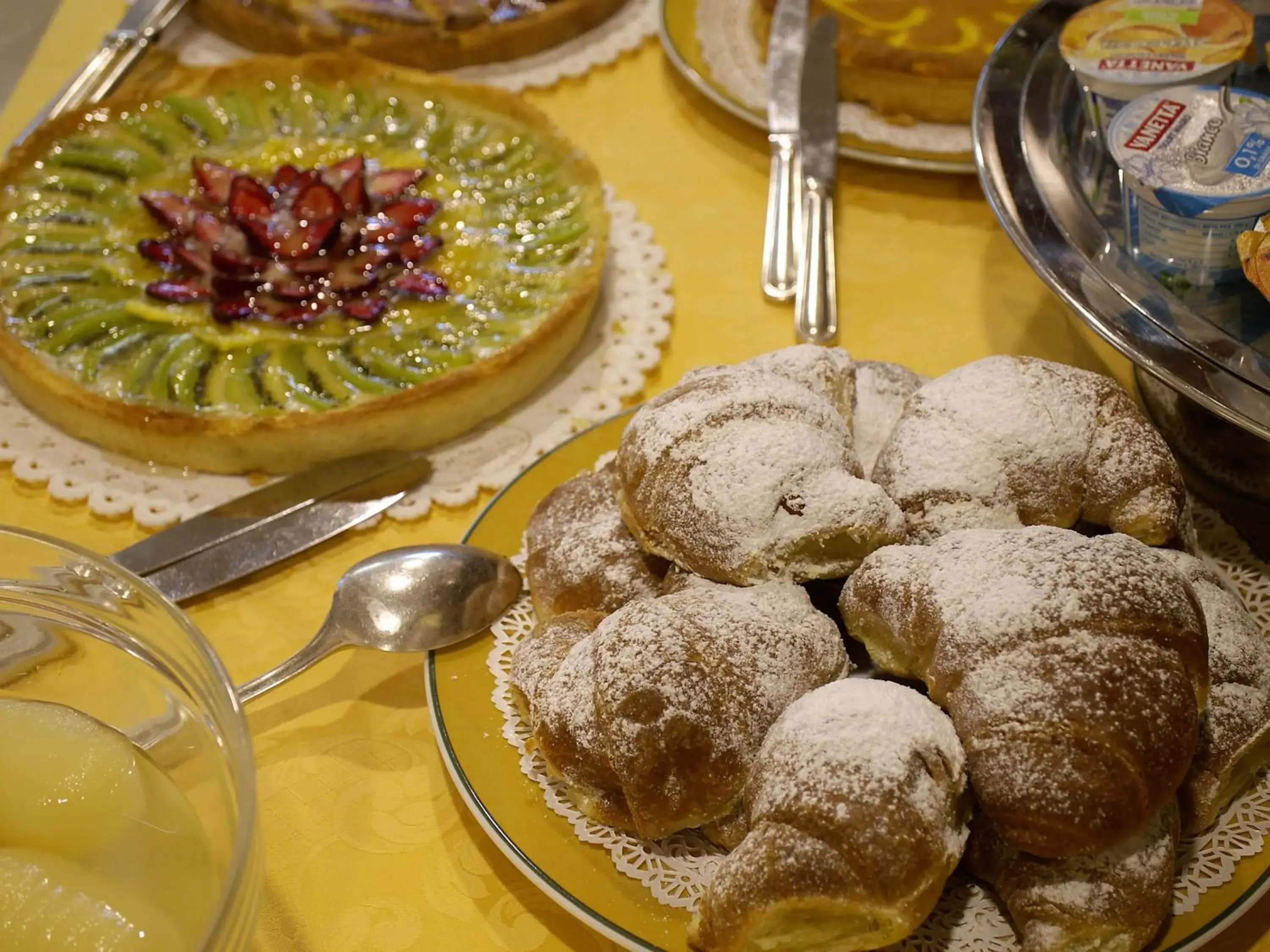 Food and drinks in Grande Albergo Maugeri Food and drinks in Grande Albergo Maugeri