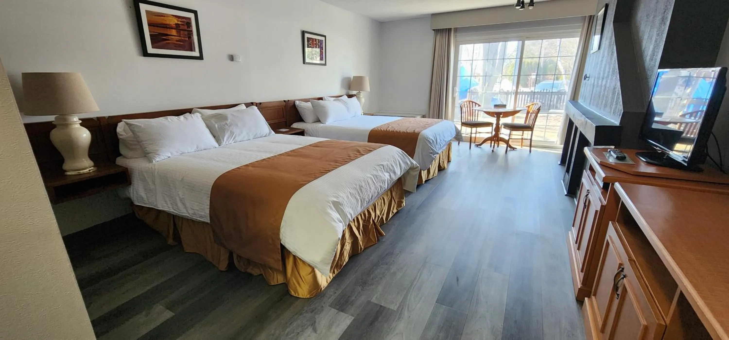 Bed in Lagoon City Pier One Resort