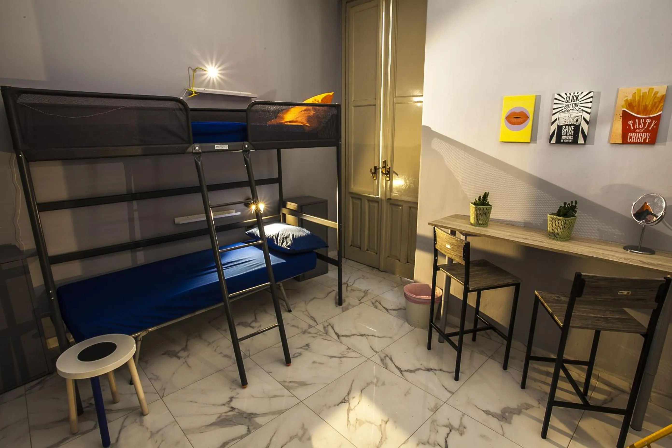 bunk bed, Bed in Ostello degli Elefanti