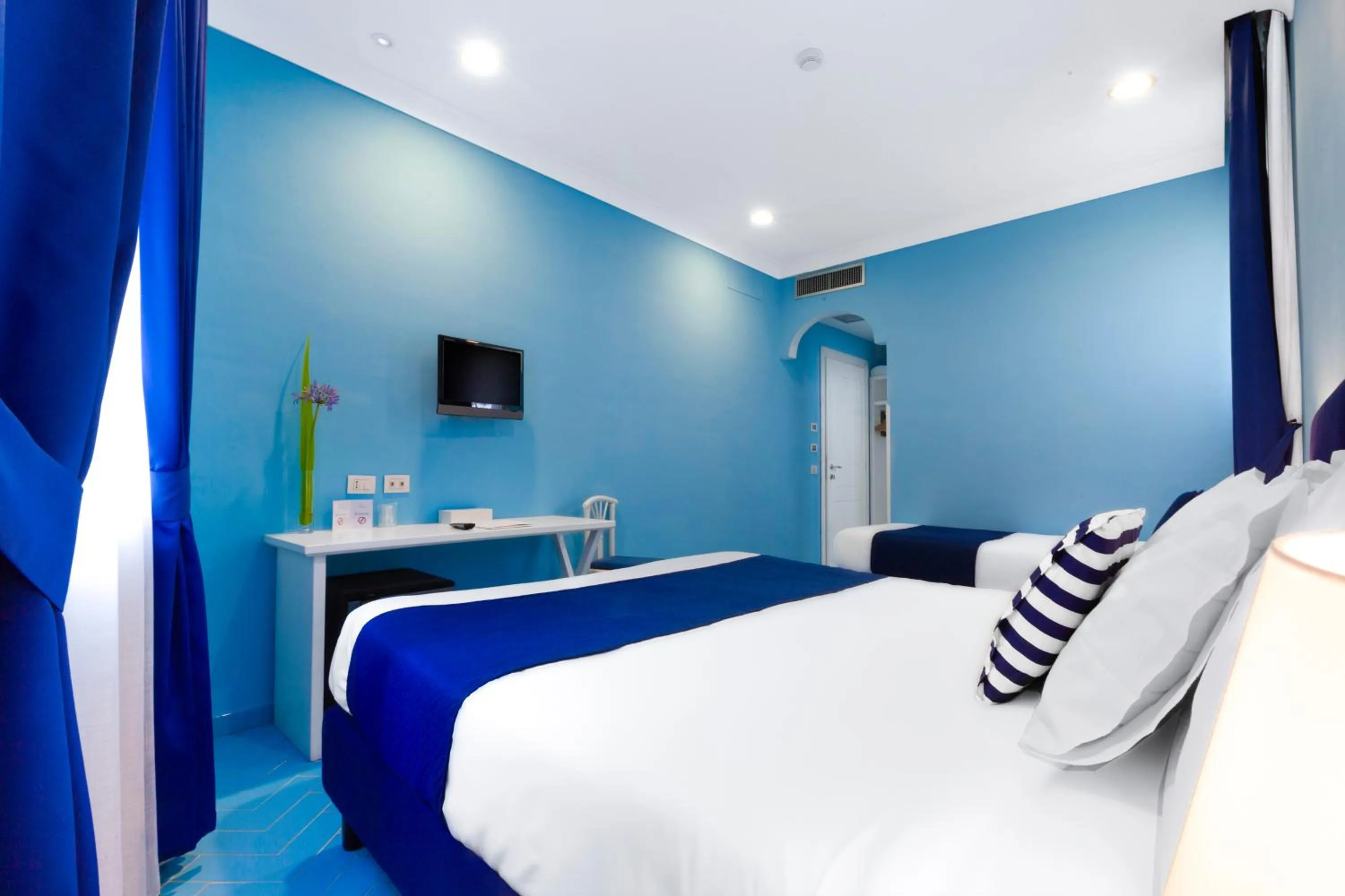 Bedroom, Bed in Hotel Bougainville