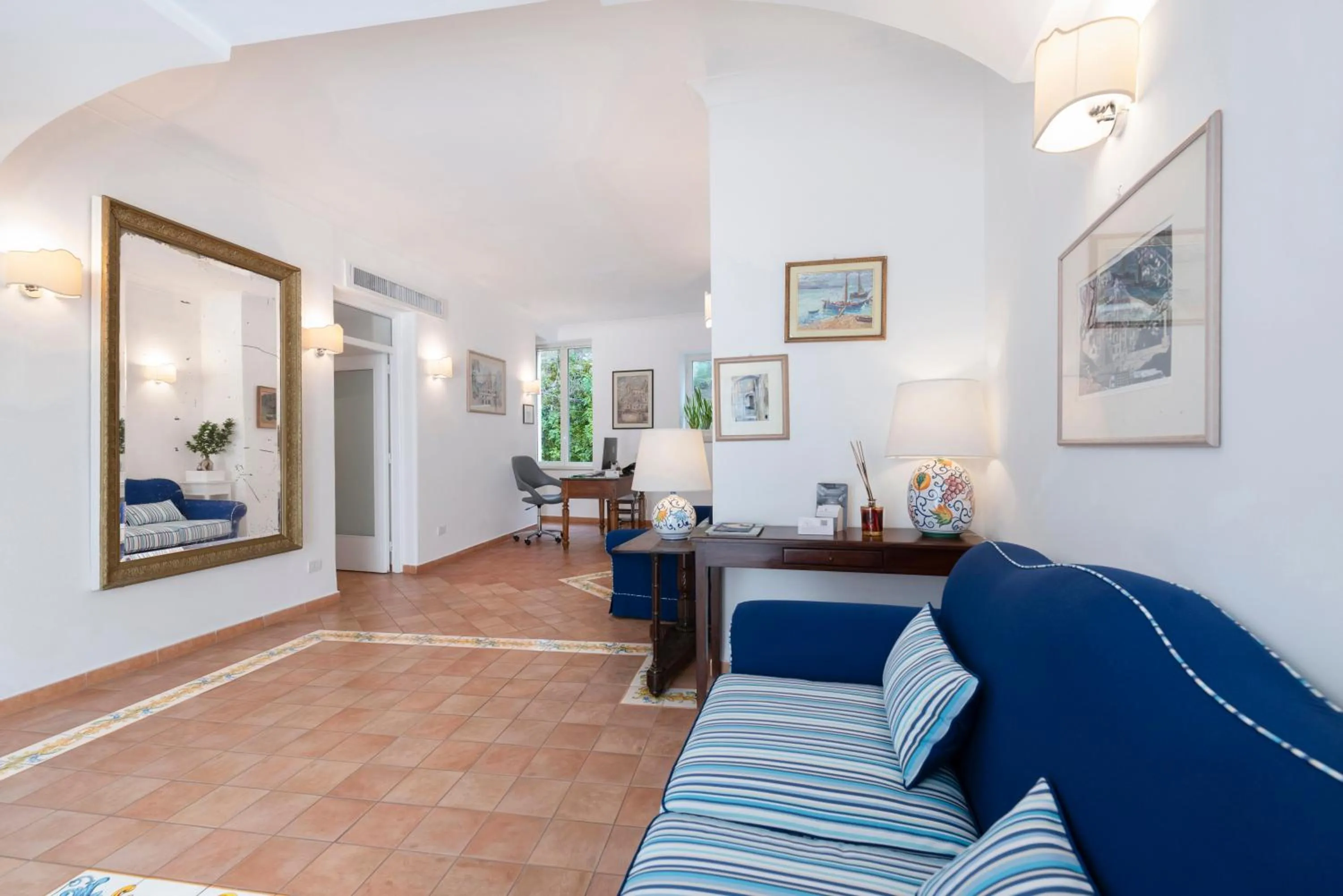 Lobby or reception in Hotel Bougainville