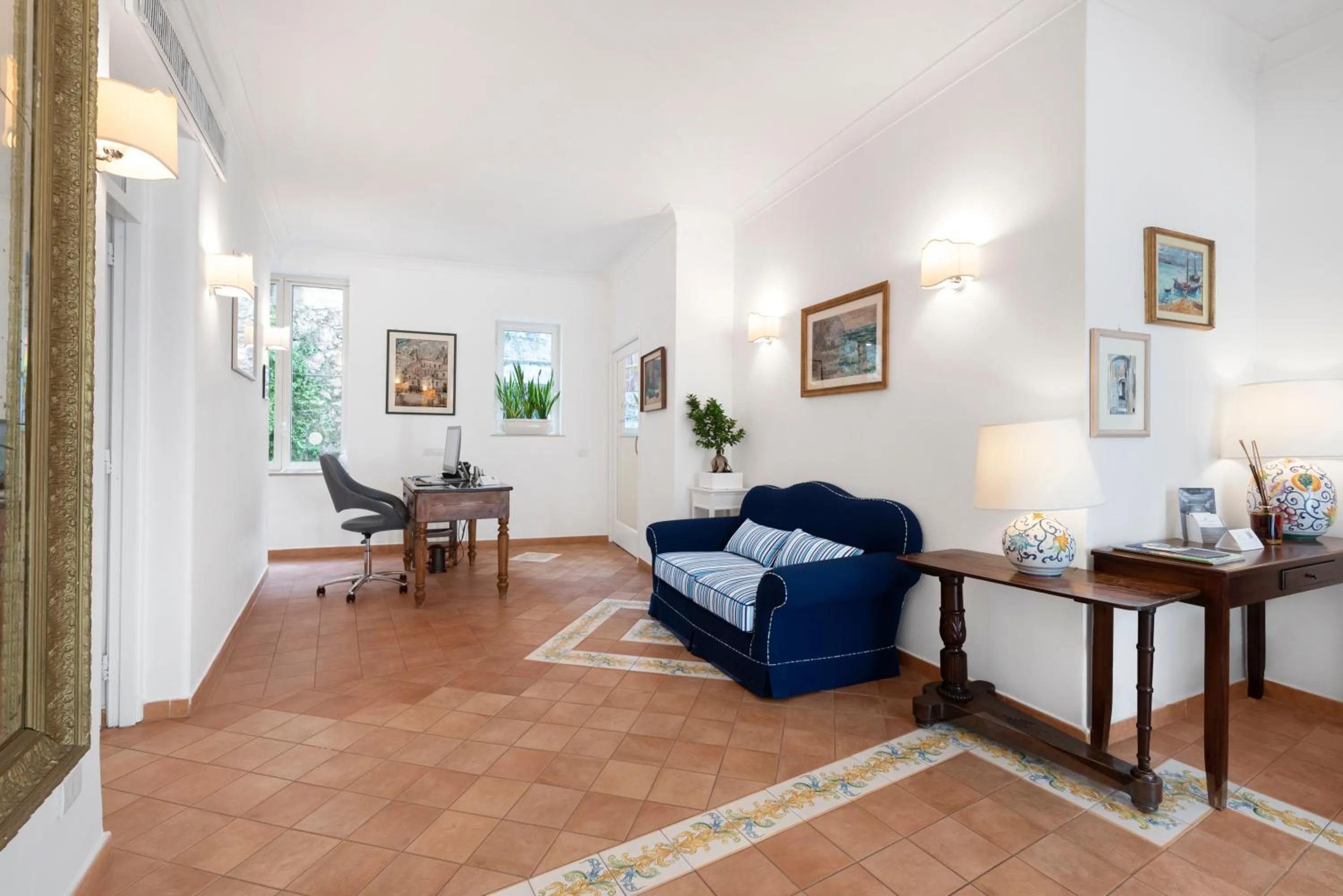 Lobby or reception in Hotel Bougainville