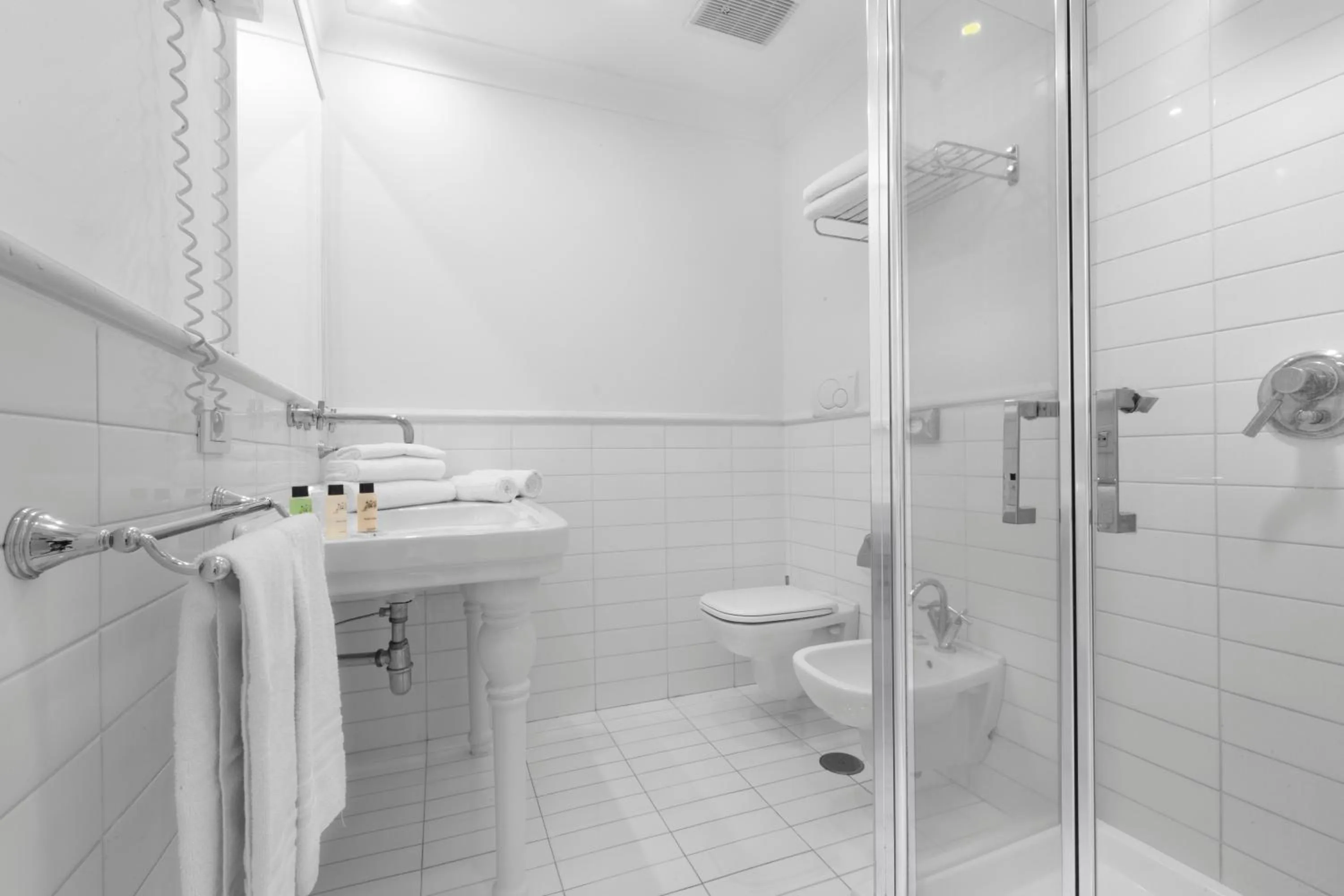 Bathroom in Hotel Bougainville