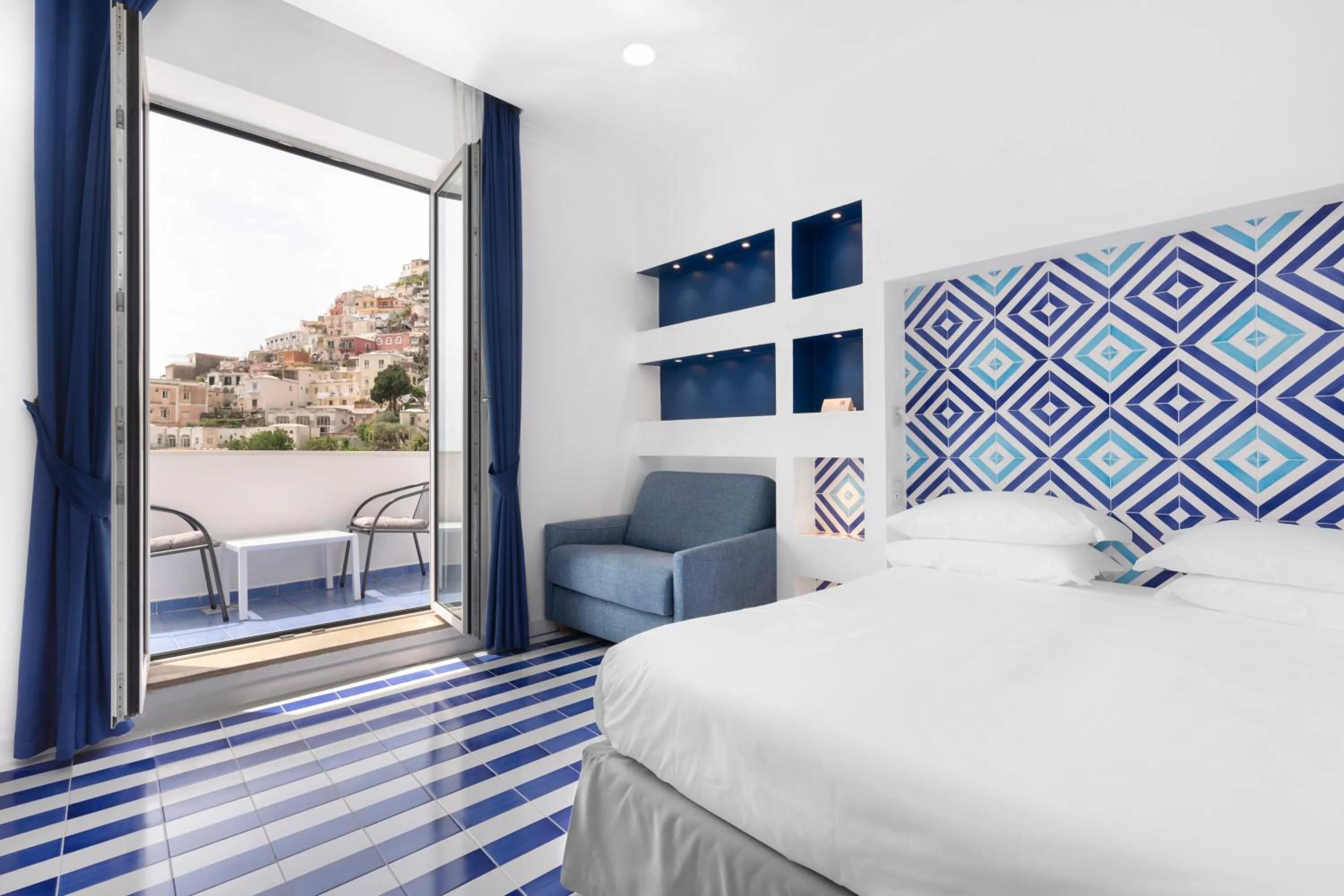 Bedroom, Bed in Hotel Bougainville