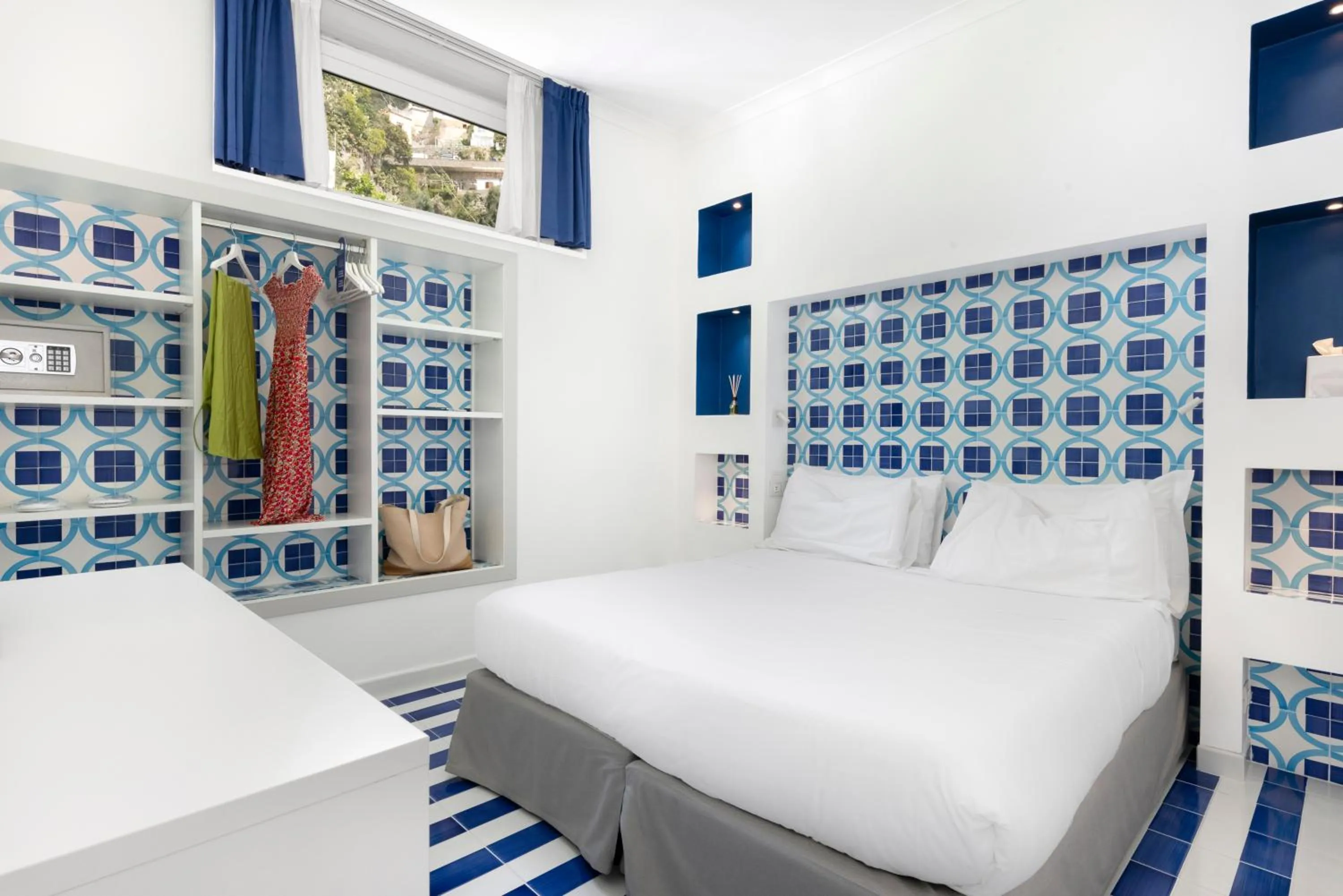 Bedroom, Bed in Hotel Bougainville