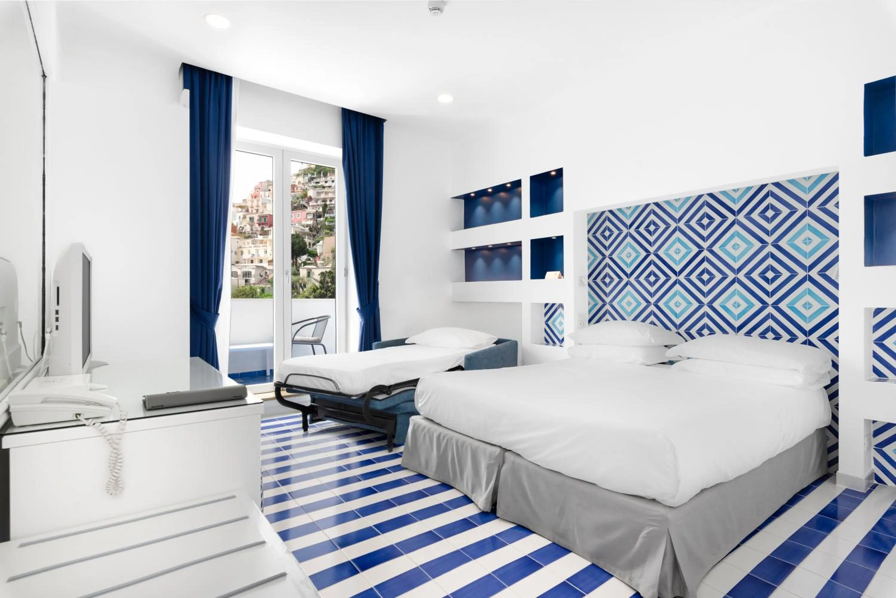 Bedroom, Bed in Hotel Bougainville