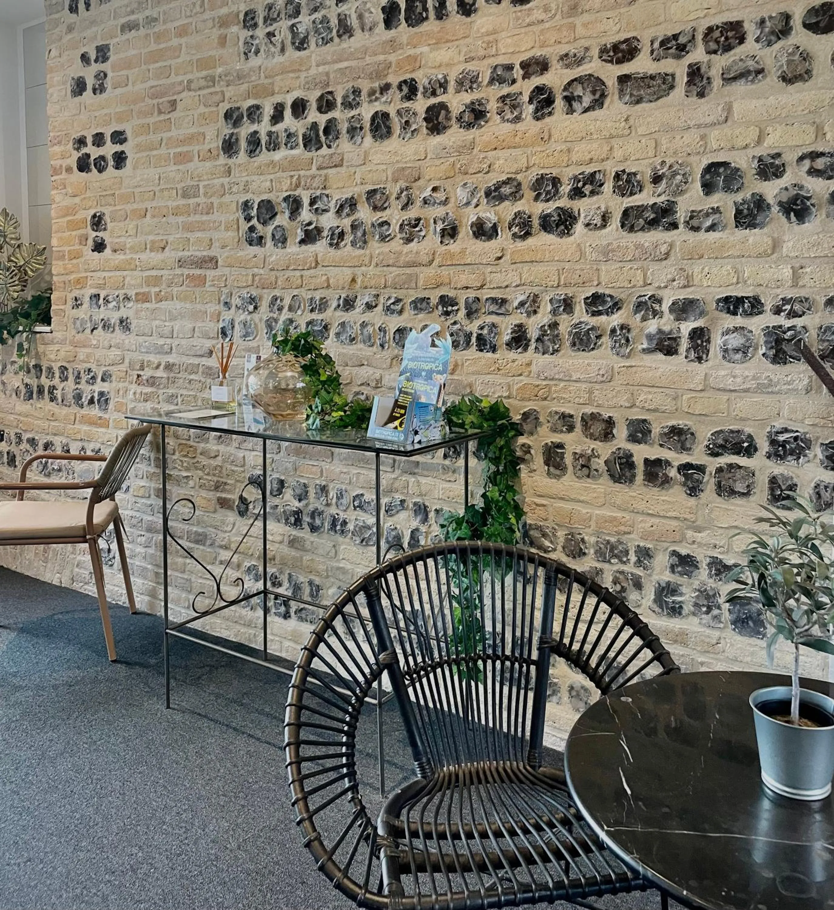 Seating area in LA TOUR AUX CRABES près de la plage