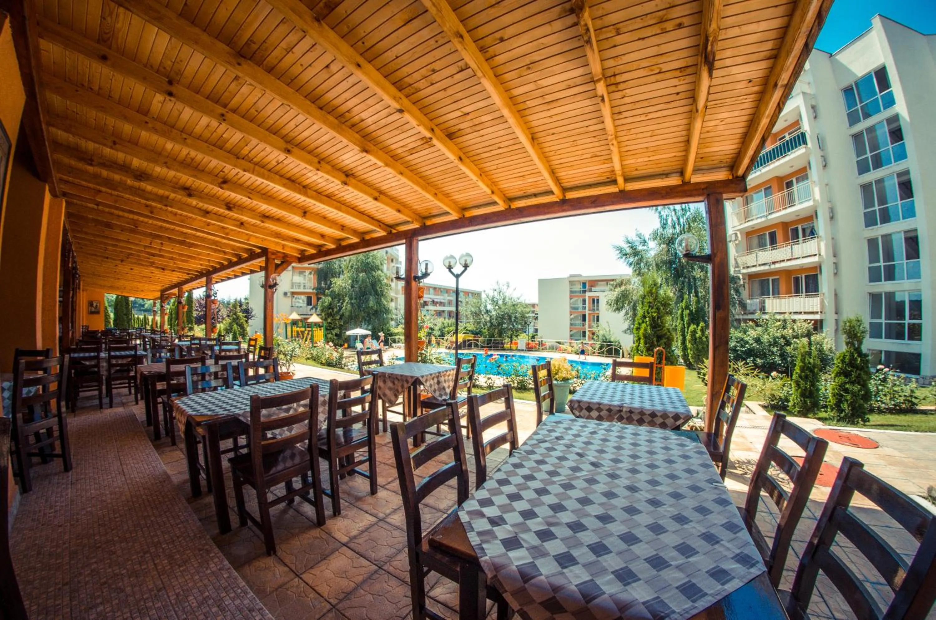 Restaurant/places to eat in Sea Fort Club Complex